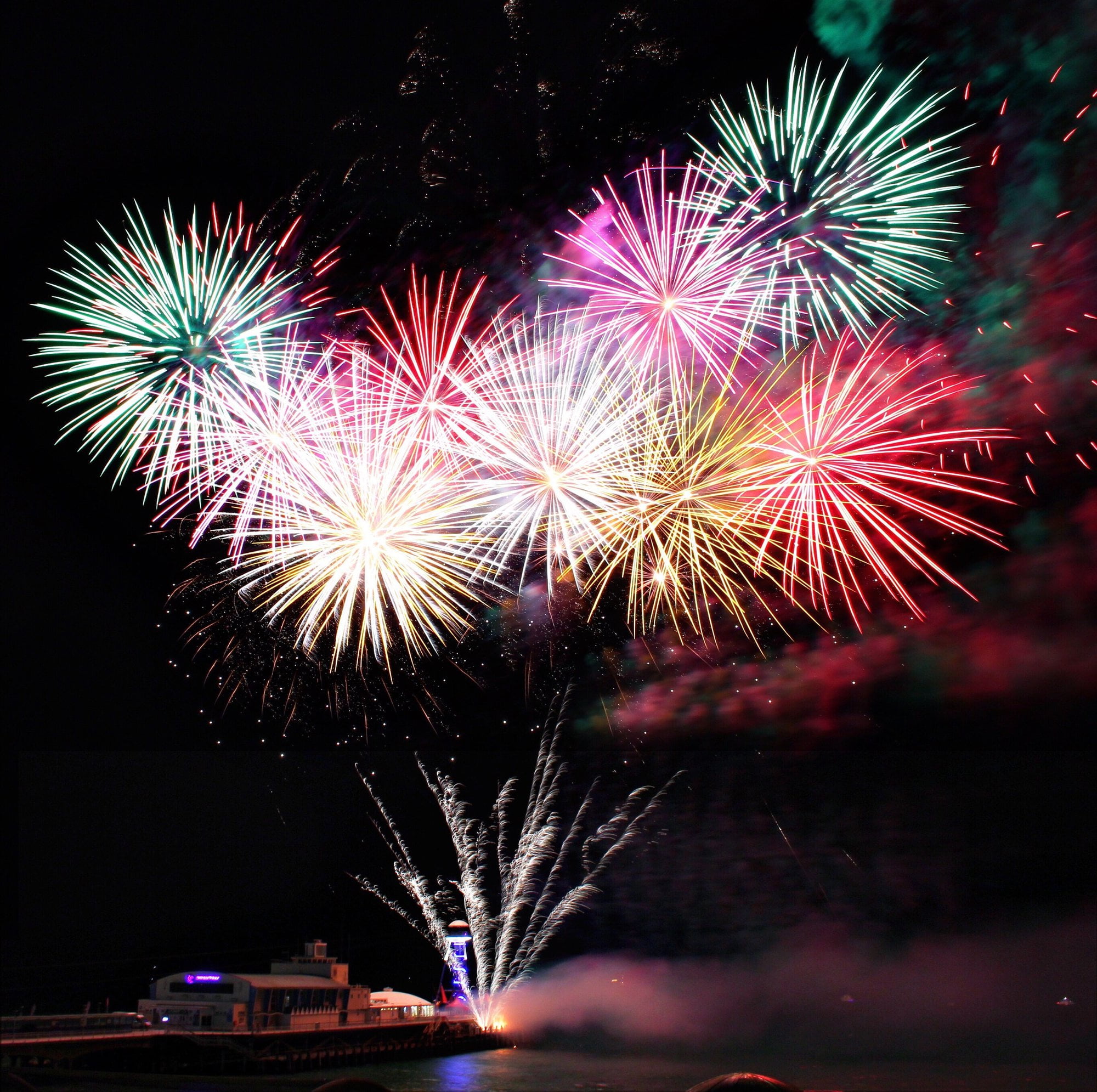 Où trouver le meilleur feu d'artifice à Dubaï et comment en faire l'expérience 2 - Dubai Immobilier celebration festival fireworks 1387577 b467ec01f58e73f6a - Immobilier Dubai
