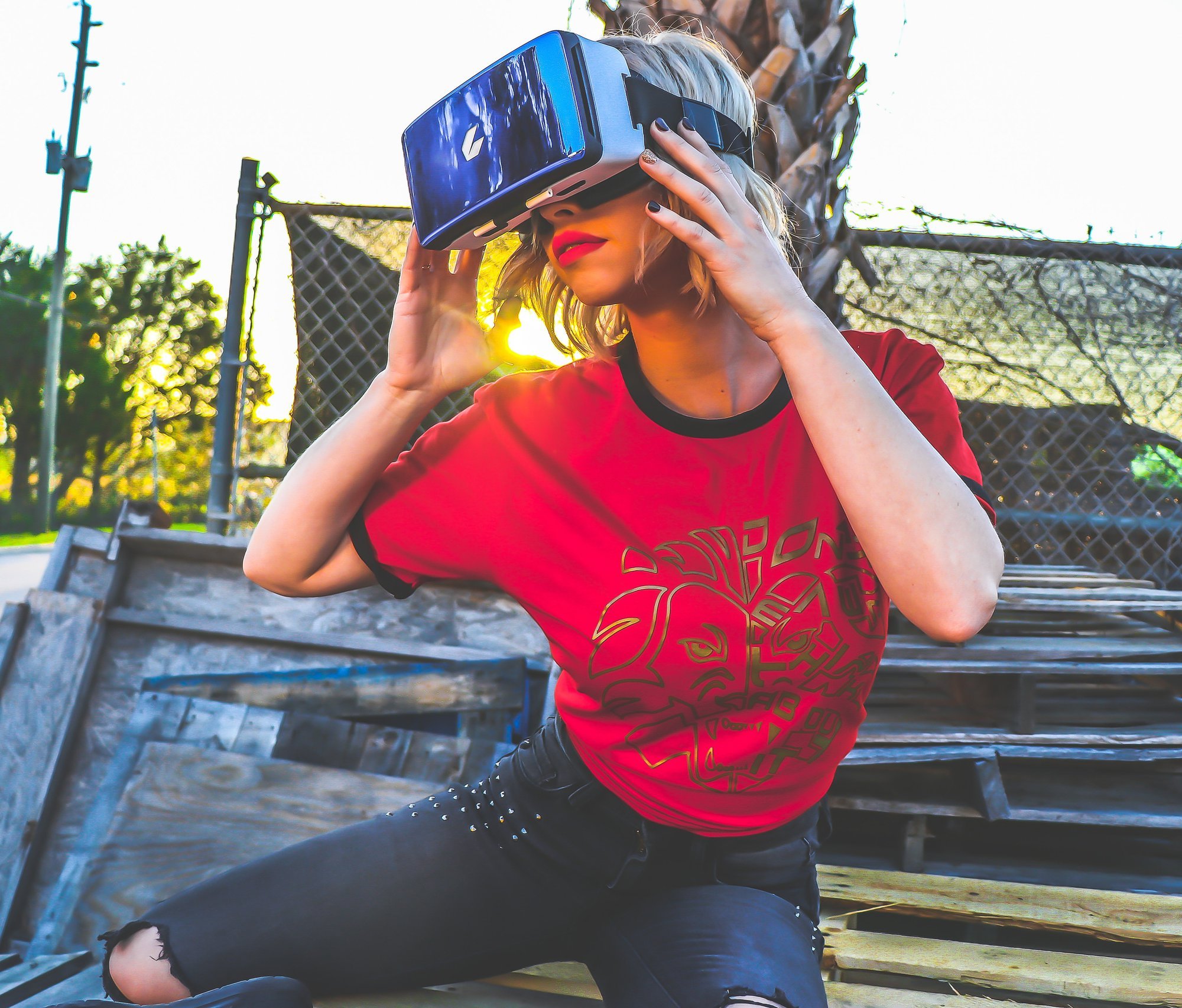 Comment les Visites Virtuelles Immobilières Vendent des Maisons 2 - Dubai Immobilier fashion girl person 903702 f43af35e5b59974ae2496aa62a648989 2000 - Immobilier Dubai