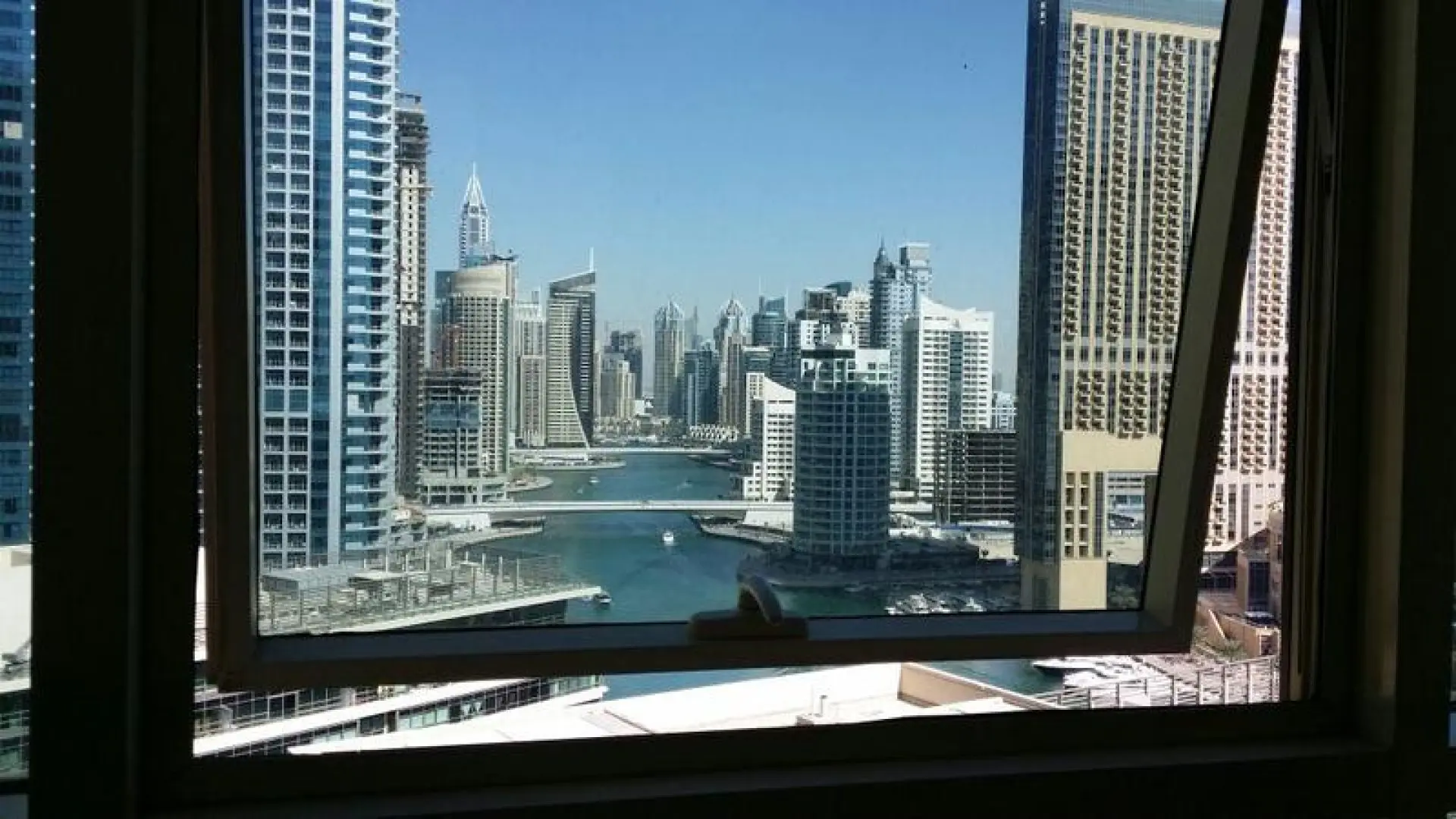 Une aimable chambre vue sur la marina Une aimable chambre vue sur la marina – Appartement Dubai (1/11)