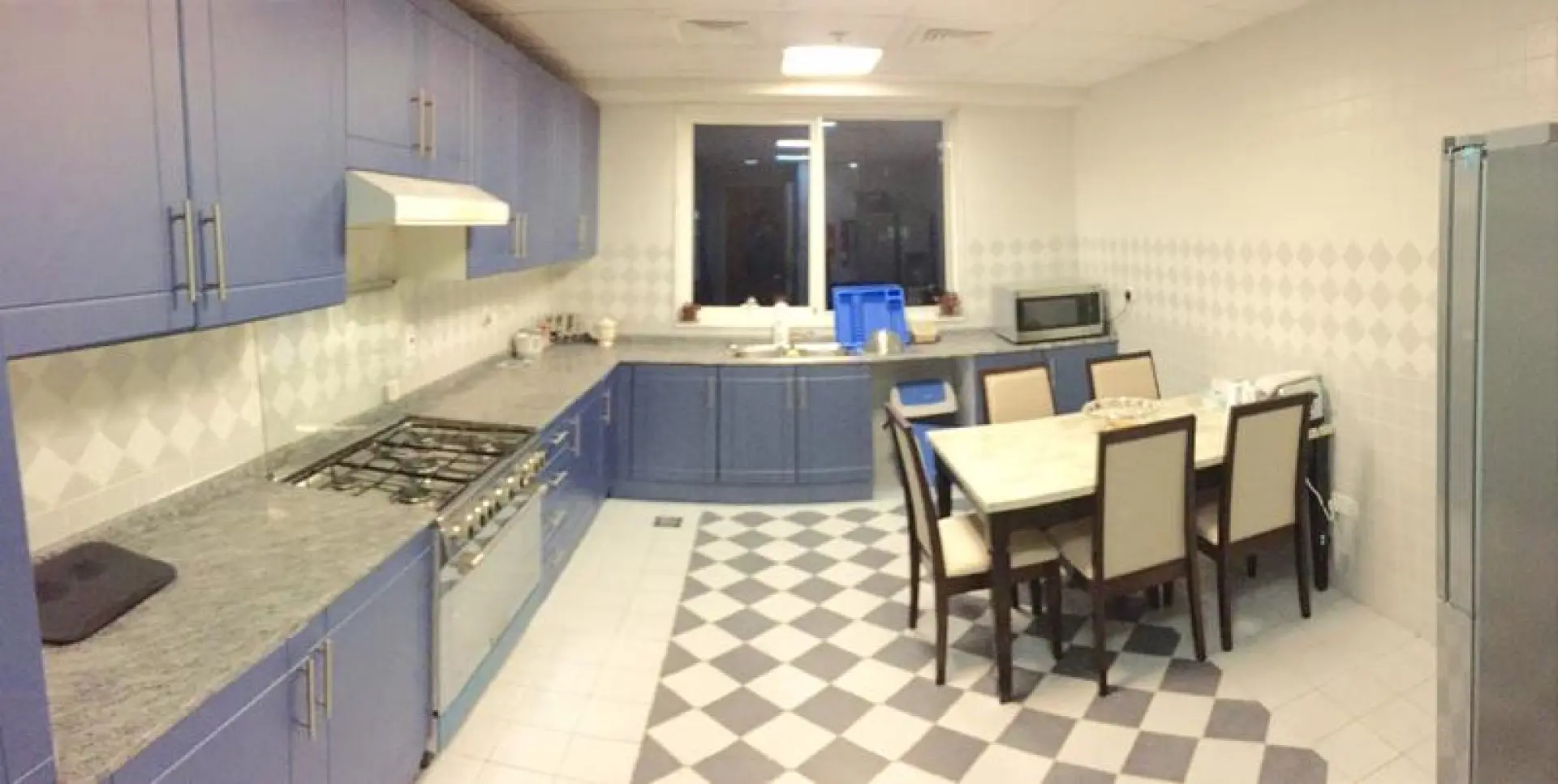 3 spacieux appartements + bonne - près du metro – Appartement Dubai (9/10)