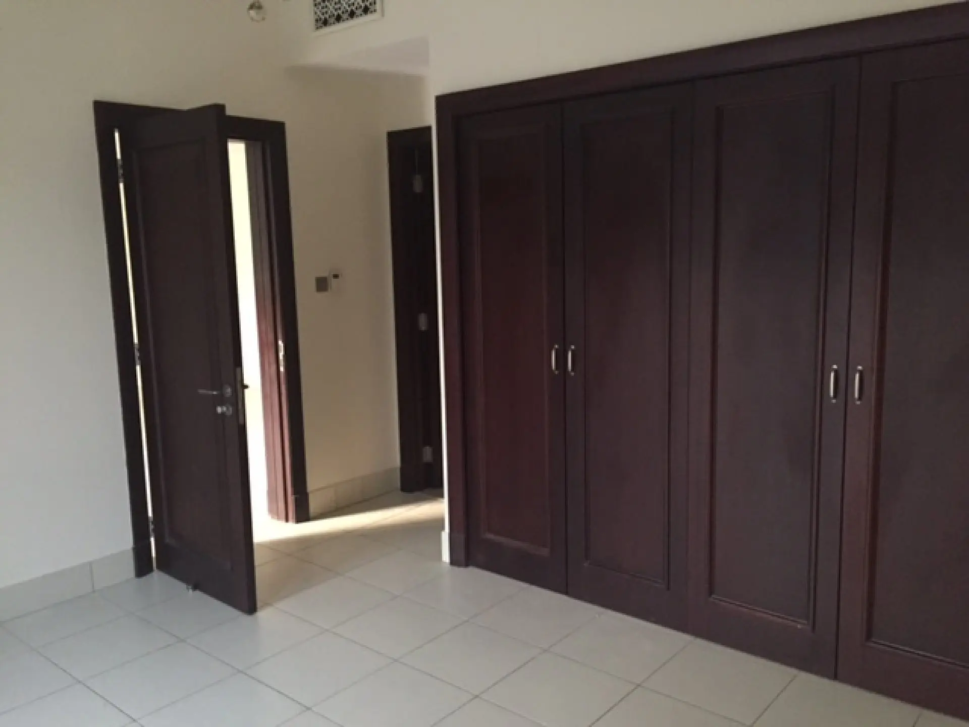 Splendide appartement à Dubai Downtown à 5 minutes du Burj Khalifa – Appartement Dubai (4/12)