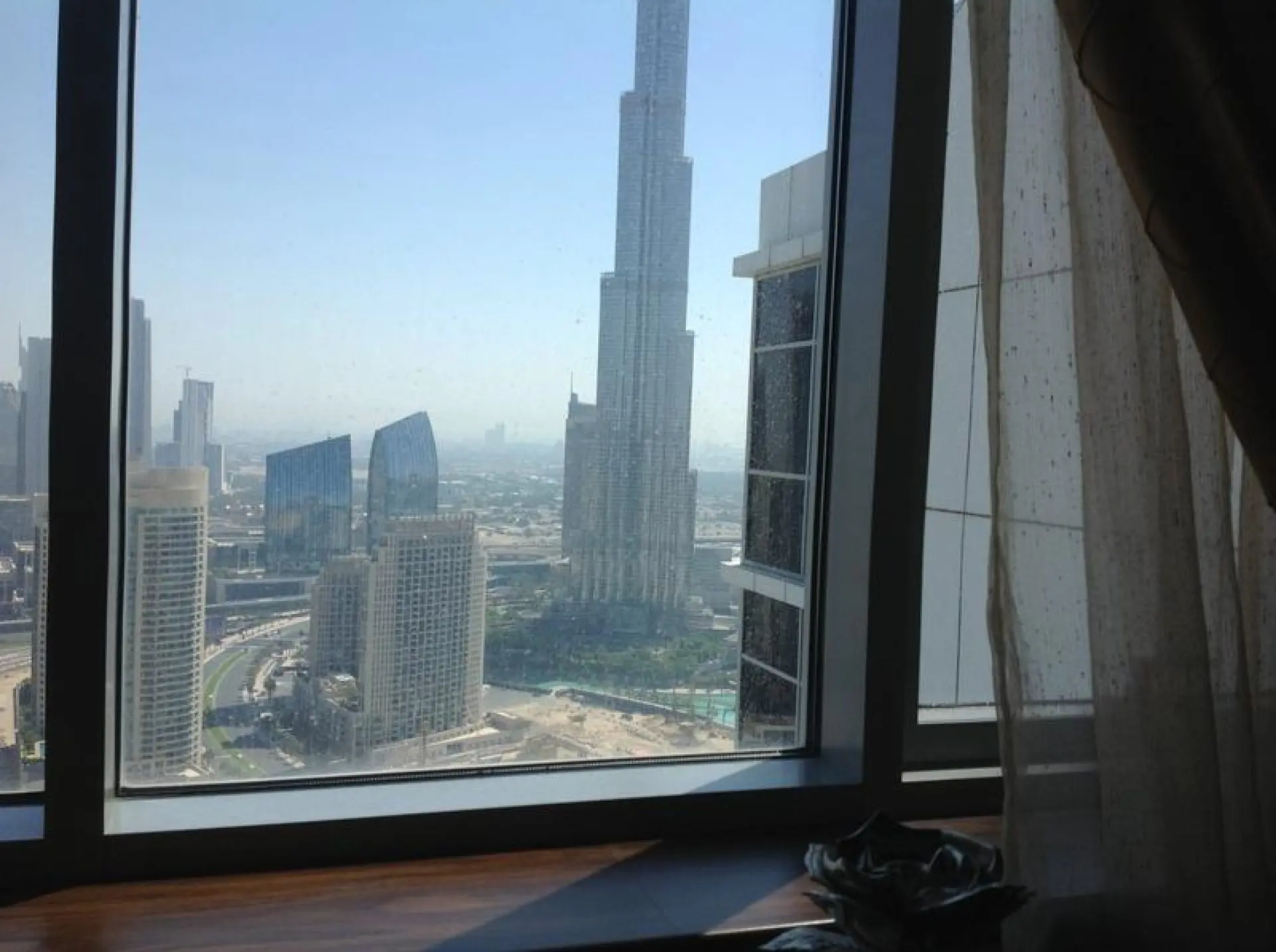 2 CH A LOUER EN ETAGE ELEVE A EXECUTIVE TOWER – Appartement Dubai (5/7)
