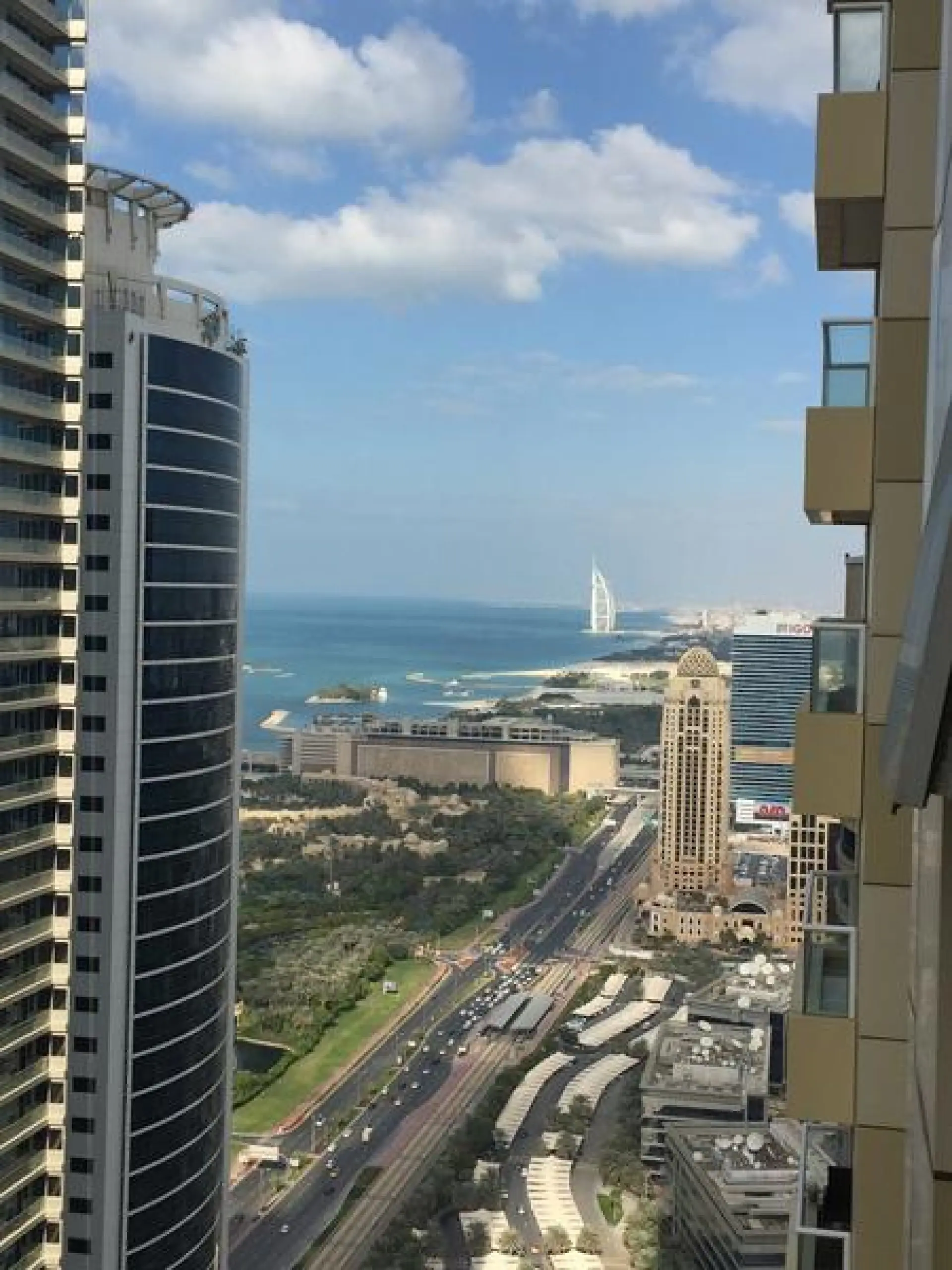 2 belles chambres meublées avec vue sur la mer et sur burj al arab – Appartement Dubai (4/9)