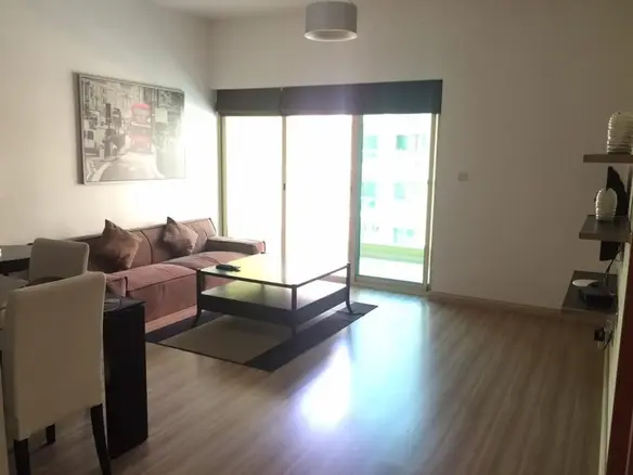 Appartement entièrement meublé avec AC gratuit, internet & TV – Appartement Dubai (1/10)