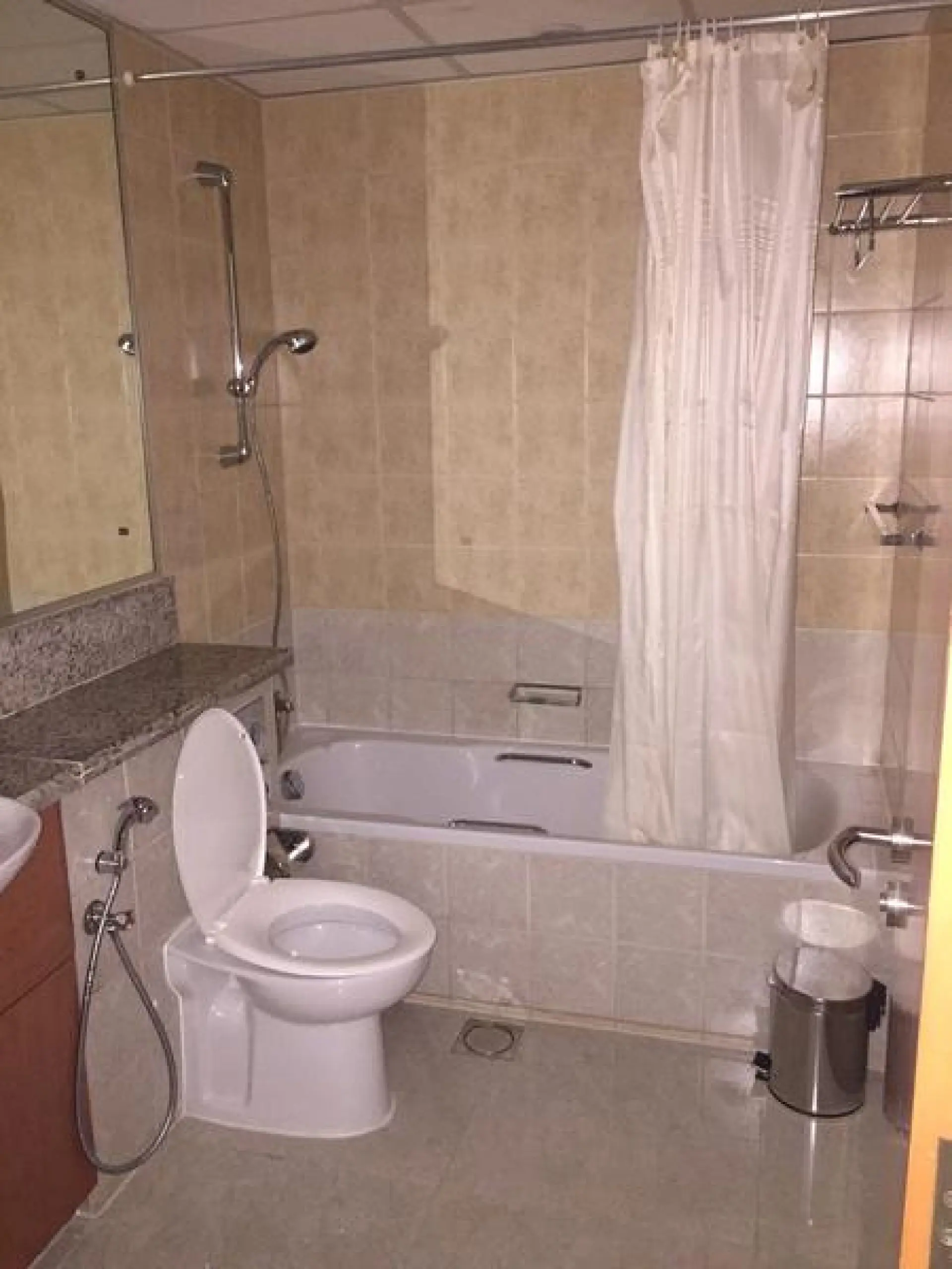 a17-1590742690127 Appartement entièrement meublé avec AC gratuit, internet & TV – Appartement Dubai (8/10)