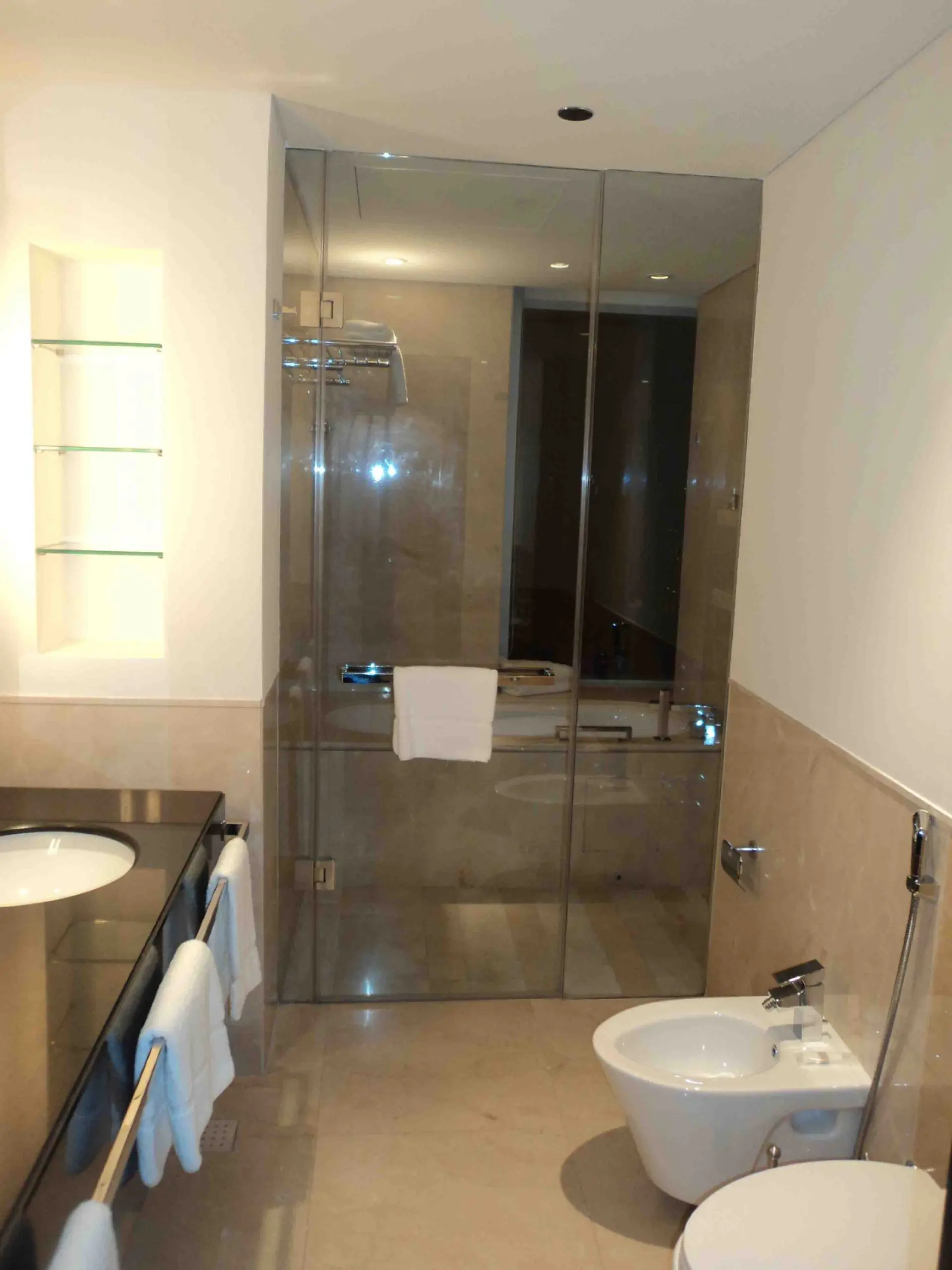 address3-1590747451525 Magnifique studio hôtel appartement à louer à la Marina – Appartement Dubai (3/3)