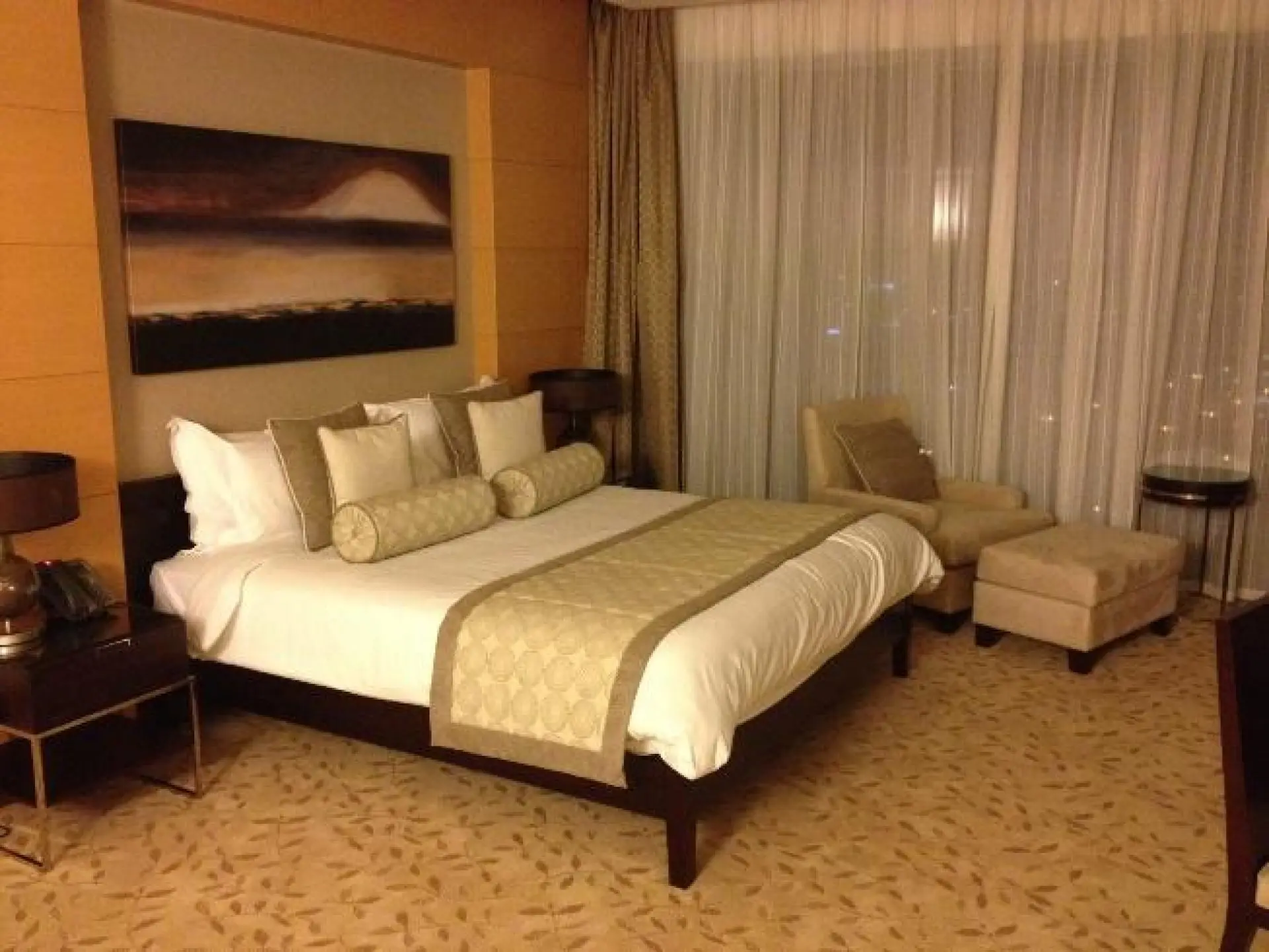 Grand studio meublé à The Address Dubai Mall Hotel – Appartement Dubai (1/3)