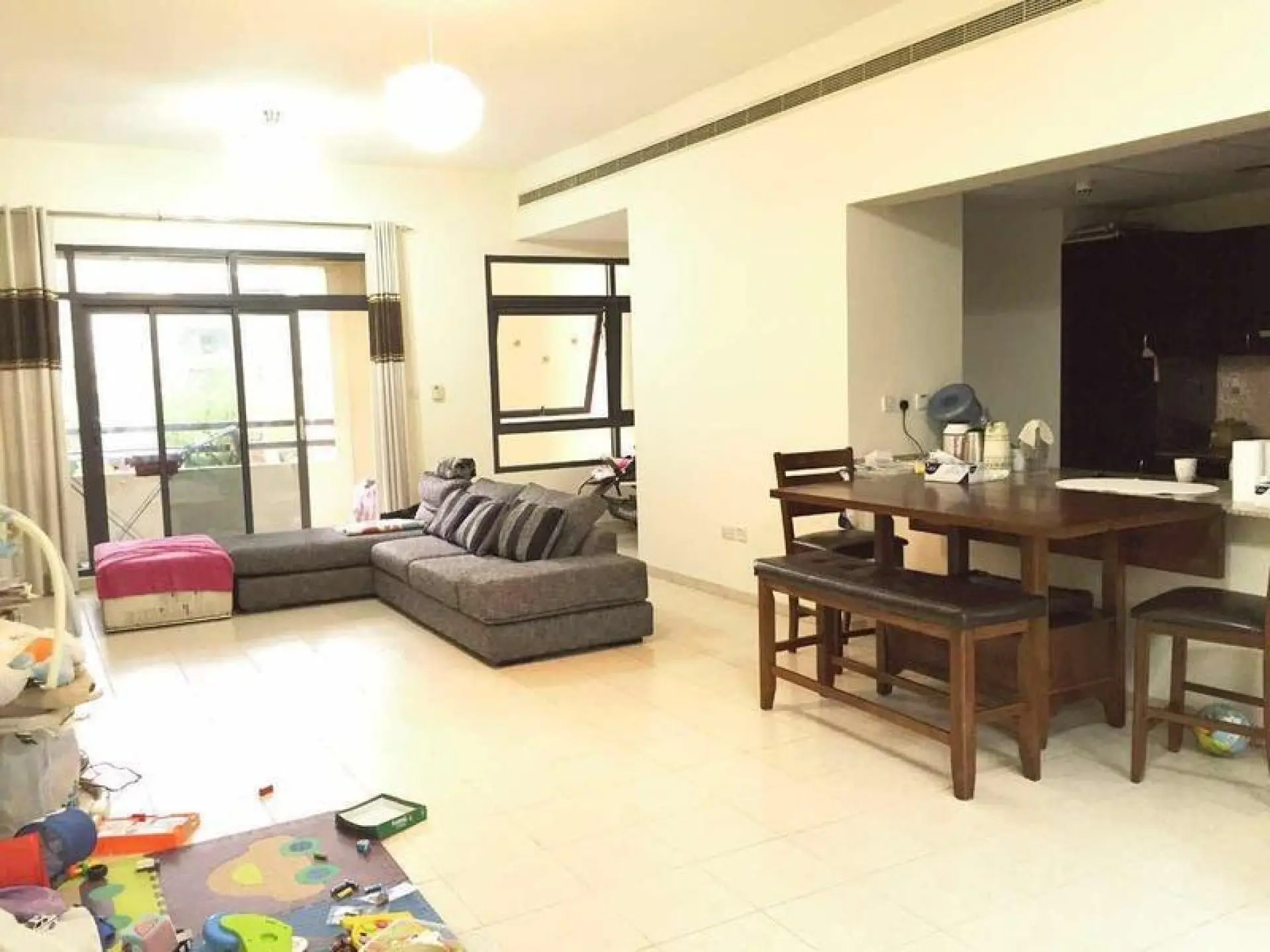 Spacieux 2 chambres + salle d’étude à louer à the greens Spacieux 2 chambres + salle d'étude à louer à the greens – Appartement Dubai (1/8)