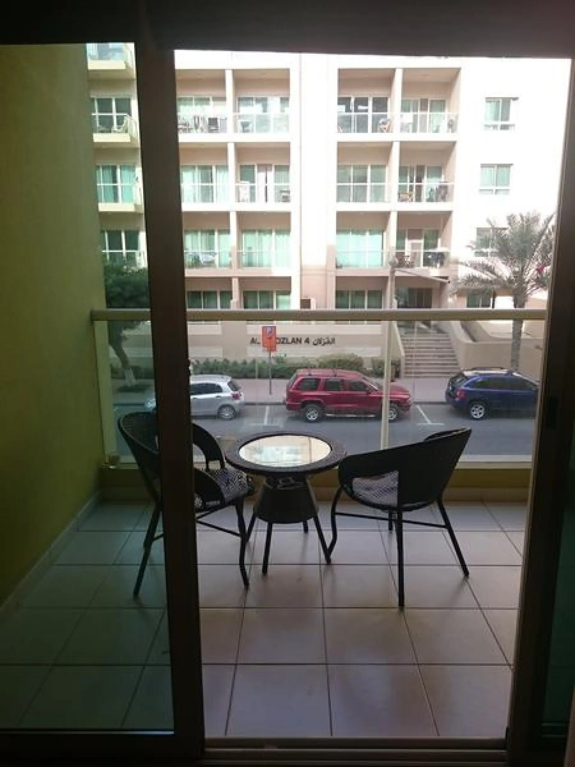 A court terme, Studio meublé à the Greens Alka 1 – Appartement Dubai (3/5)