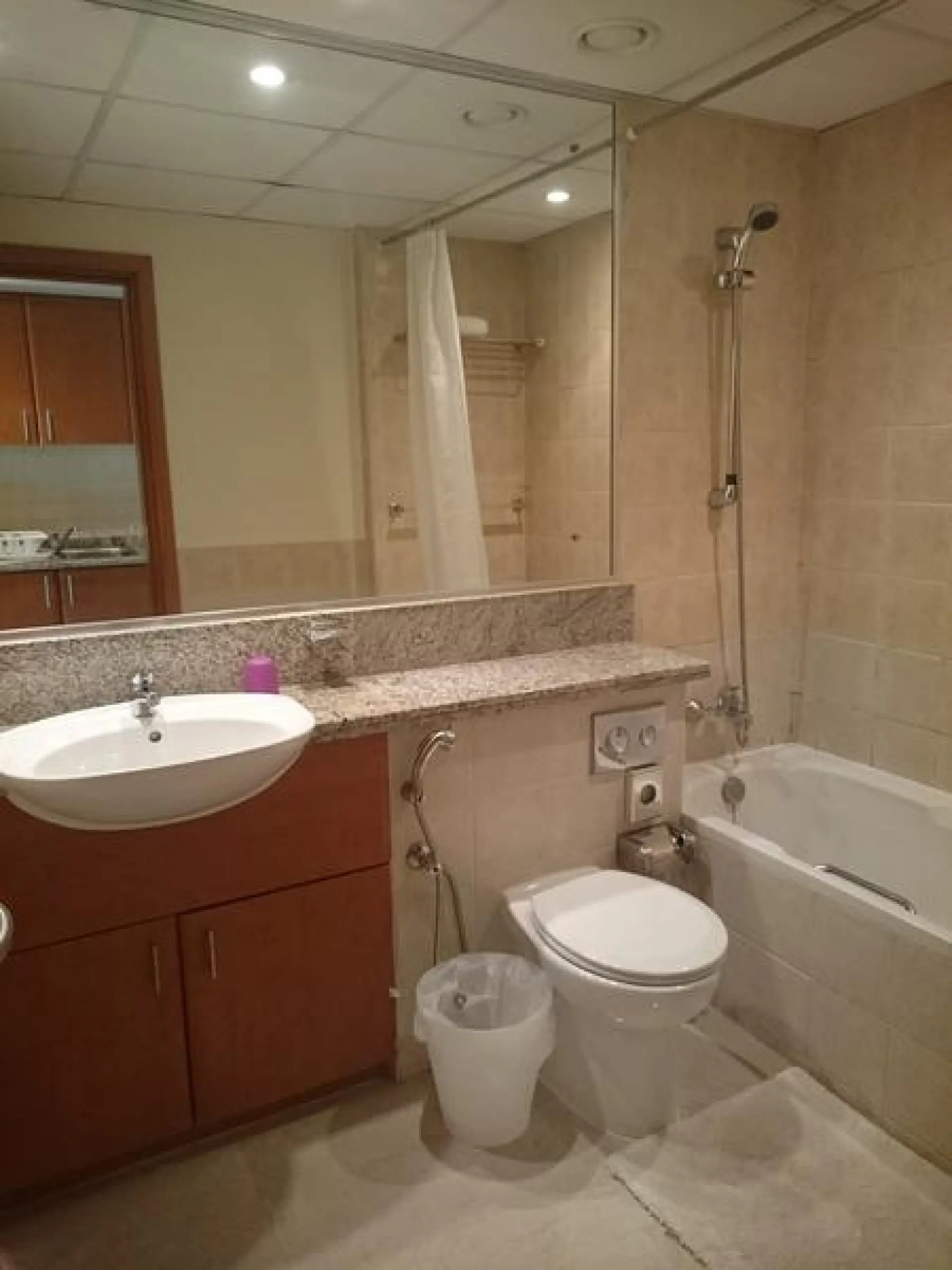 A court terme, Studio meublé à the Greens Alka 1 – Appartement Dubai (5/5)