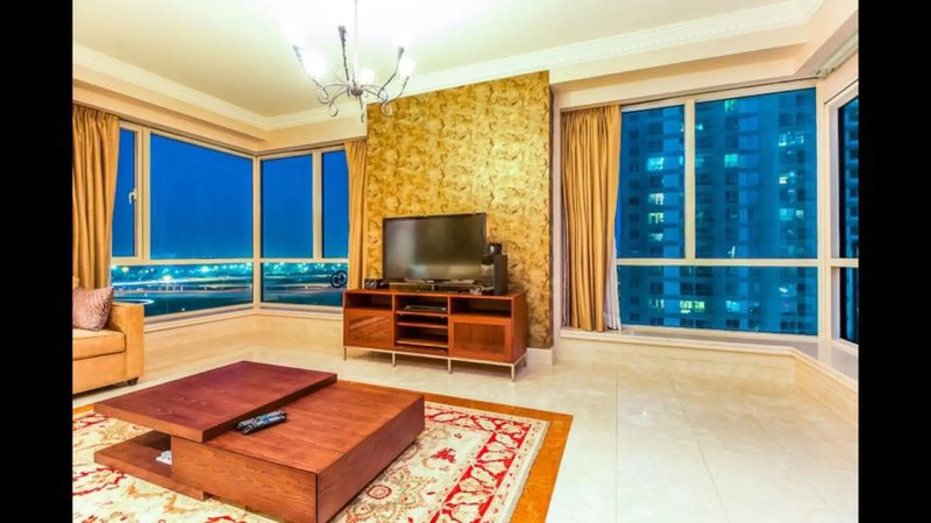 Emaar 6 Towers: Aprt meublé de 3 chambres - Vue sur le terrain de Golf – Appartement Dubai (2/8)