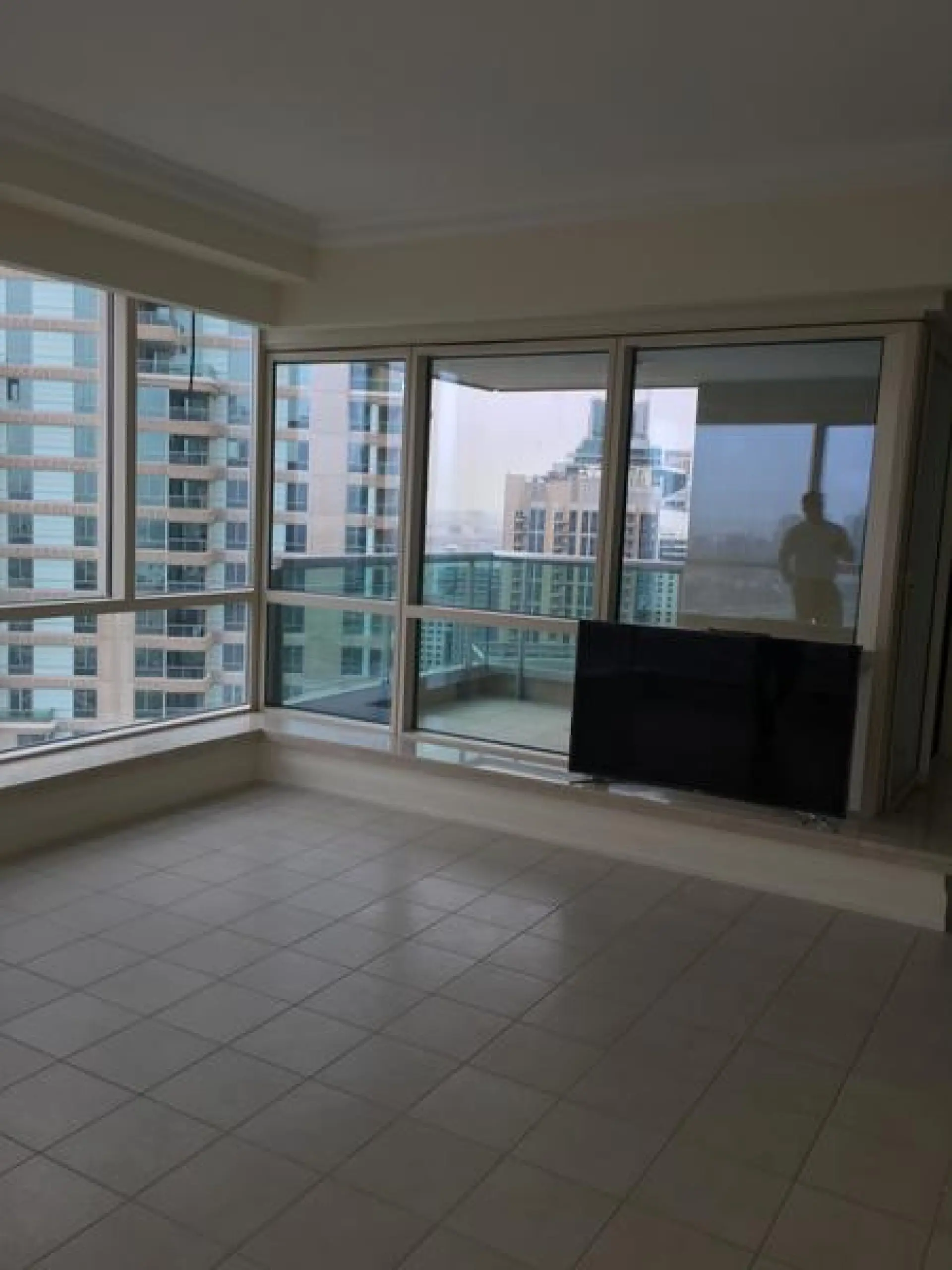 EMAAR SIX TOWERS MURJAN 3 CHAMBRES + BONNE, MARINA VUE A L'ETAGE ELEVE 240 K – Appartement Dubai (3/10)