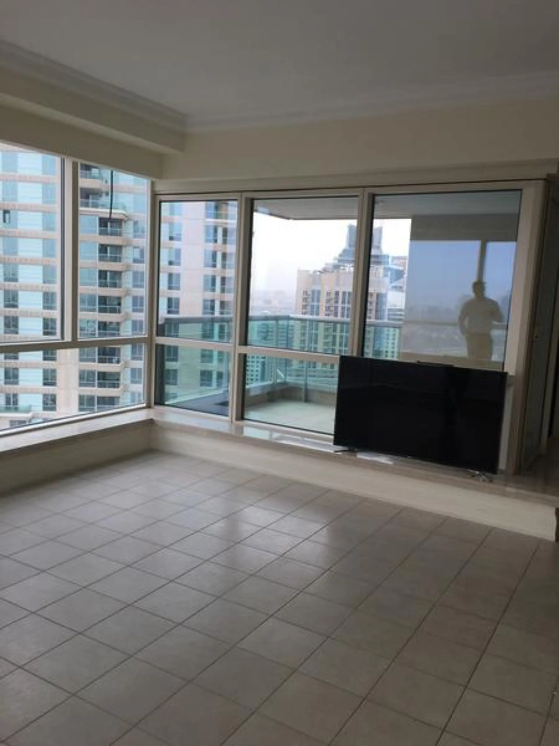 EMAAR SIX TOWERS MURJAN 3 CHAMBRES + BONNE, MARINA VUE A L'ETAGE ELEVE 240 K – Appartement Dubai (5/10)