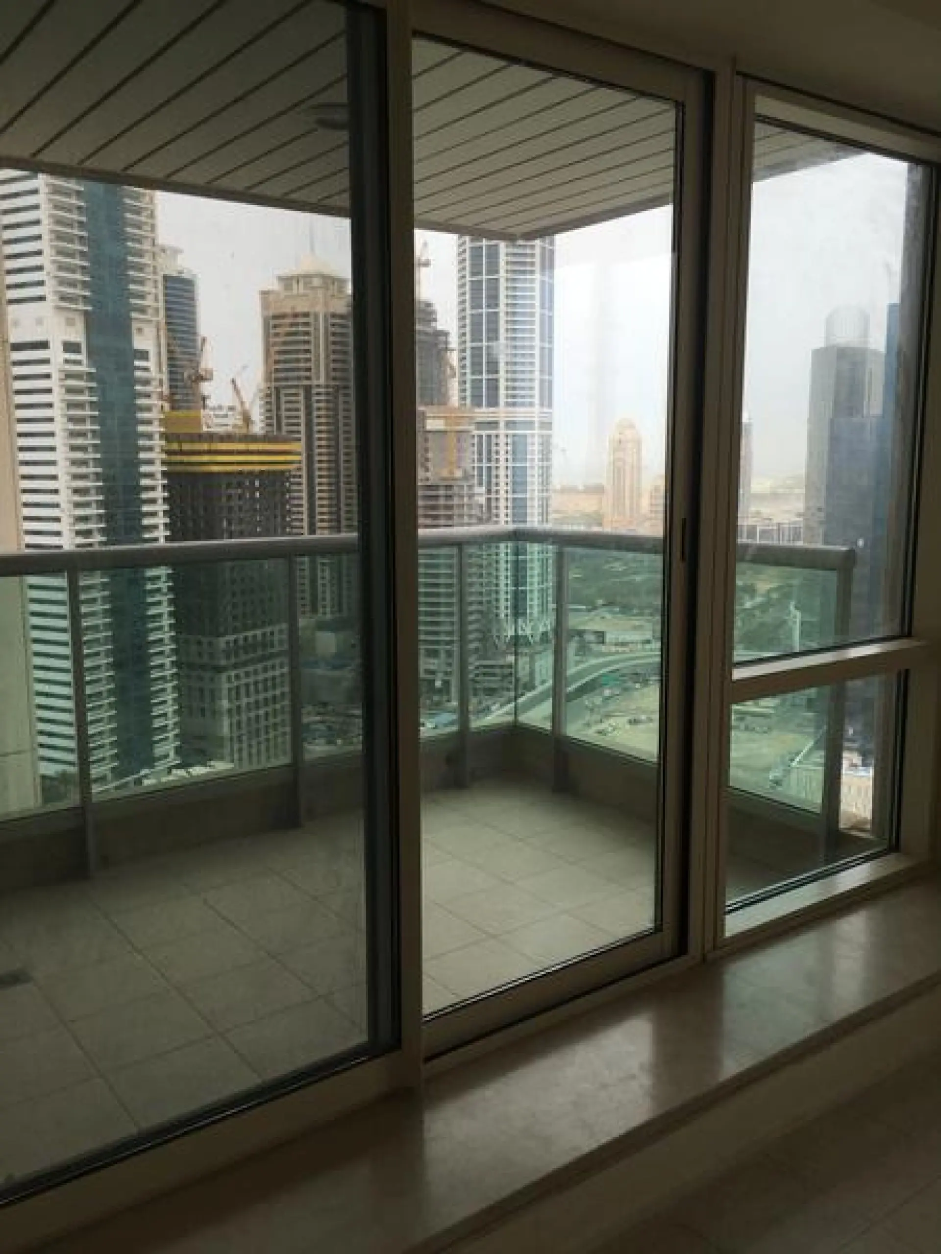 EMAAR SIX TOWERS MURJAN 3 CHAMBRES + BONNE, MARINA VUE A L'ETAGE ELEVE 240 K – Appartement Dubai (6/10)