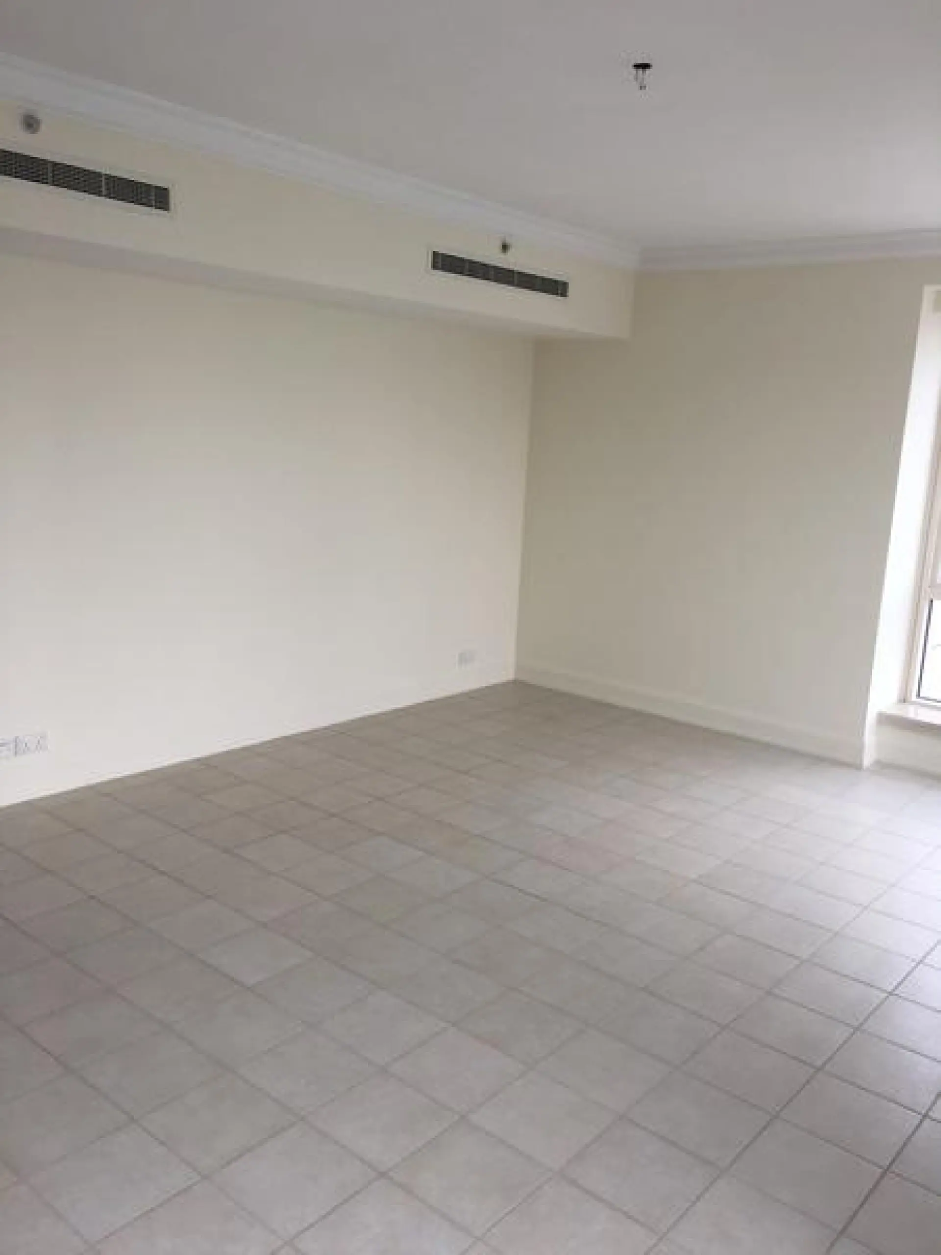 EMAAR SIX TOWERS MURJAN 3 CHAMBRES + BONNE, MARINA VUE A L'ETAGE ELEVE 240 K – Appartement Dubai (7/10)