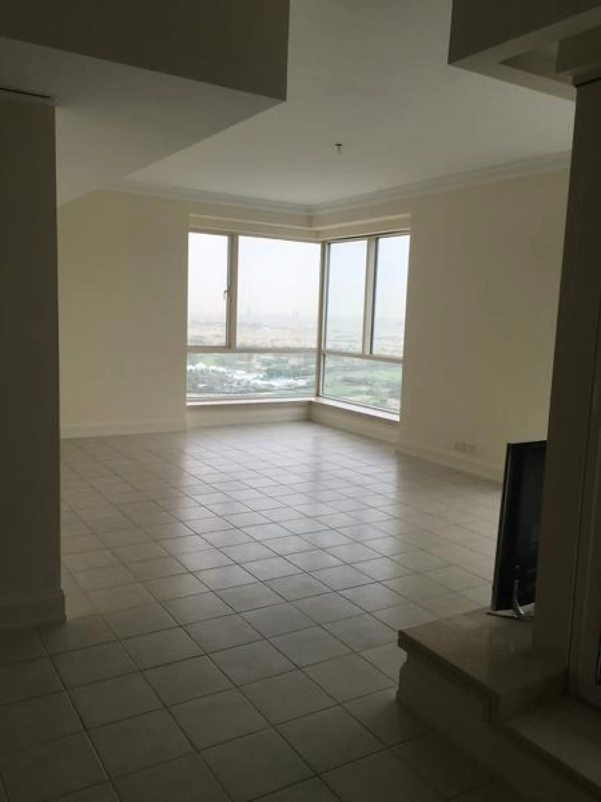 EMAAR SIX TOWERS MURJAN 3 CHAMBRES + BONNE, MARINA VUE A L'ETAGE ELEVE 240 K – Appartement Dubai (9/10)