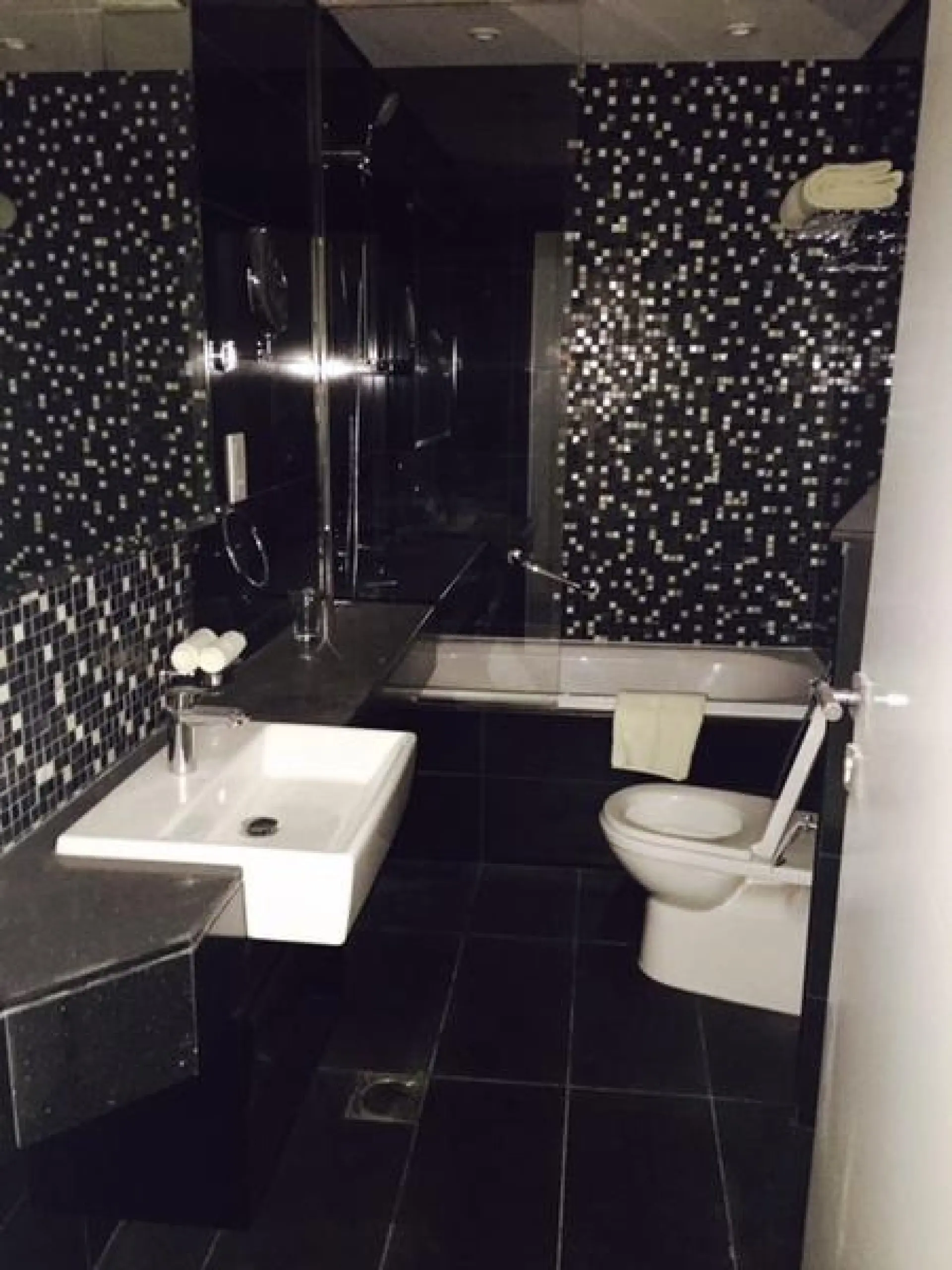 2 chambres entièrement meublés en appartement hotel – Appartement Dubai (5/10)