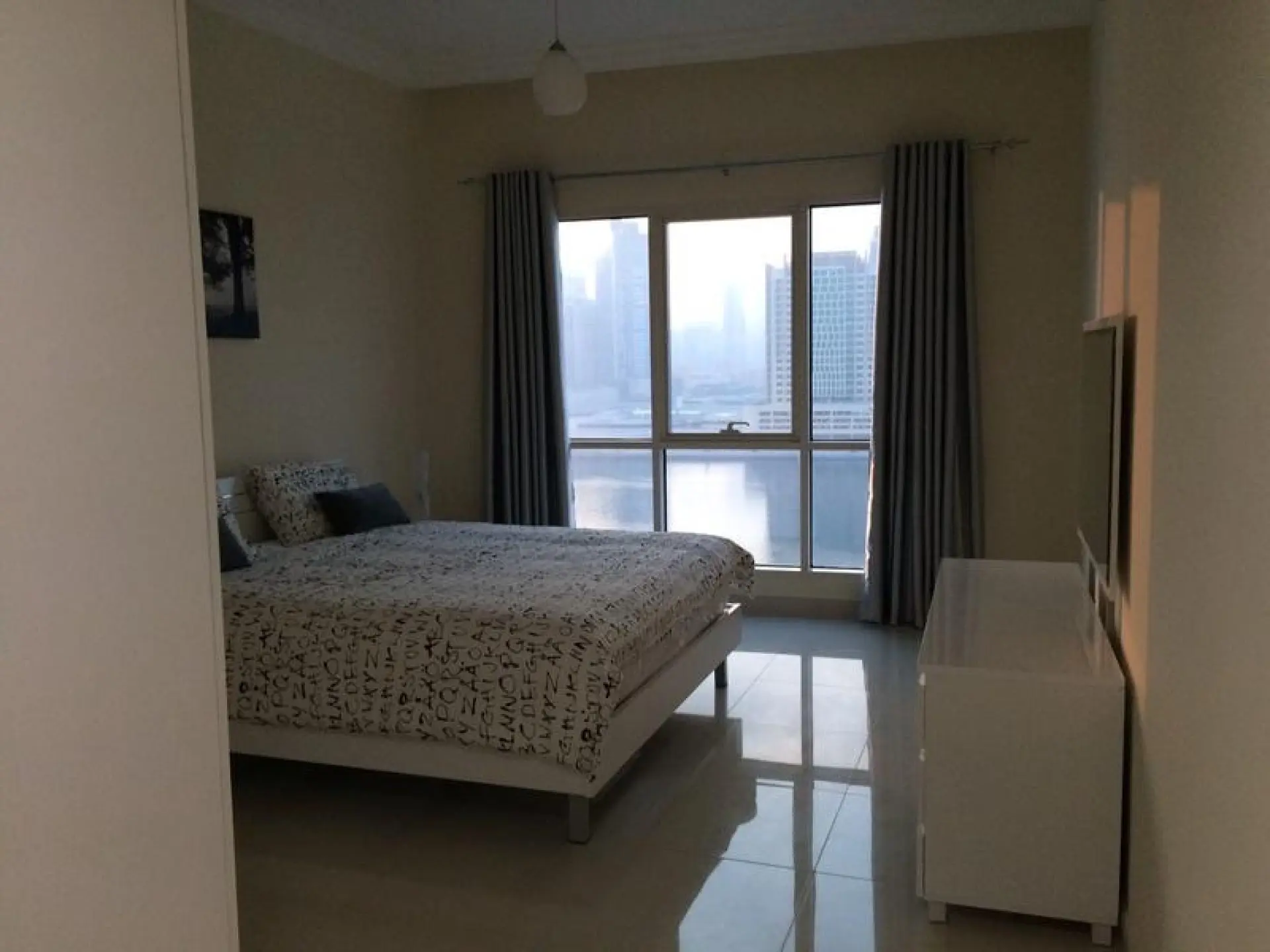 Splendide appartement 2 pièces à l'état neuf dans une résidence haut de gamme – Appartement Dubai (2/10)