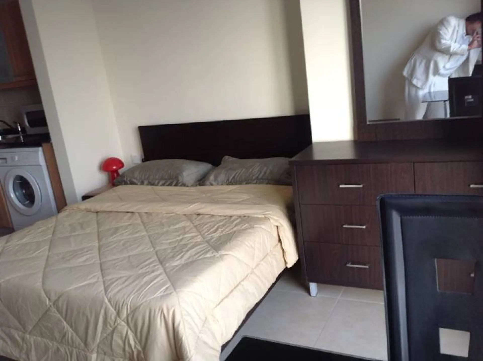 bedroom-1590747479527 Très beau studio entièrement meublé à louer à la Marina – Appartement Dubai (3/5)