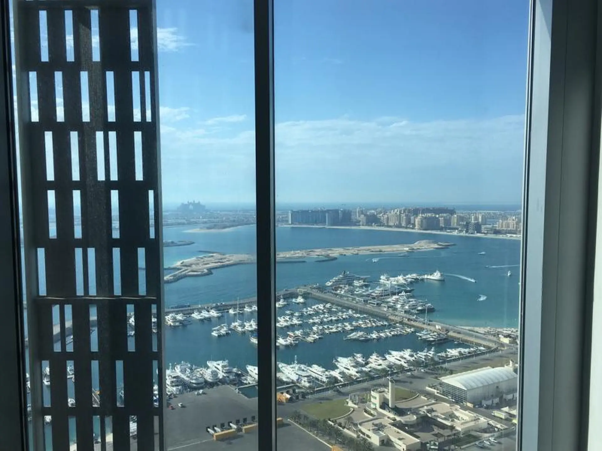 A louer 2 chambres à Cayan Tower, Dubai Marina – Appartement Dubai (1/9)