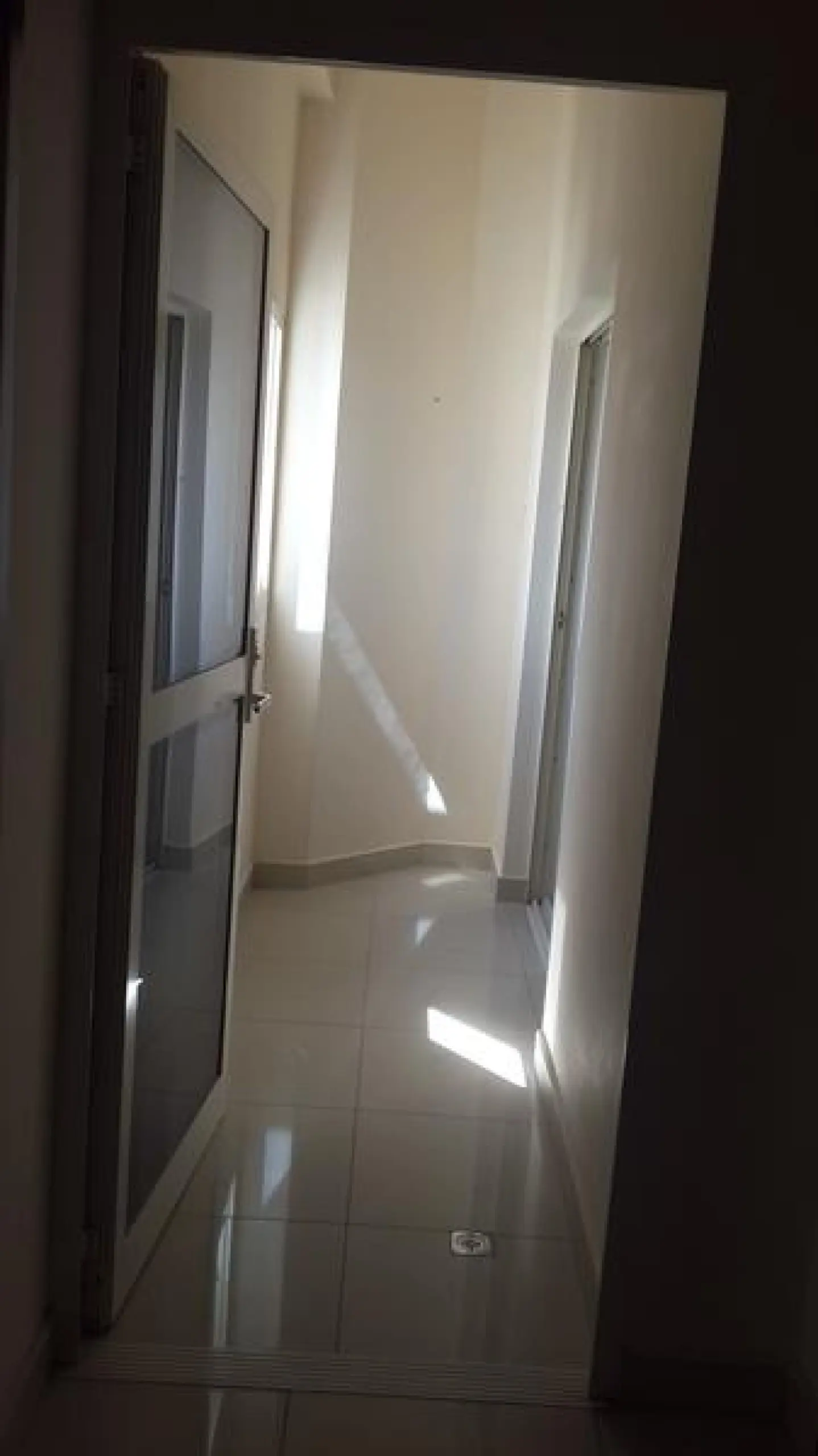 dga11-1590744742261 Confortable appartement & étage élevé 2 BHK avec parking à Dubai Gate 1 -JLT @ 95K/2 Cheques – Appartement Dubai (2/10)