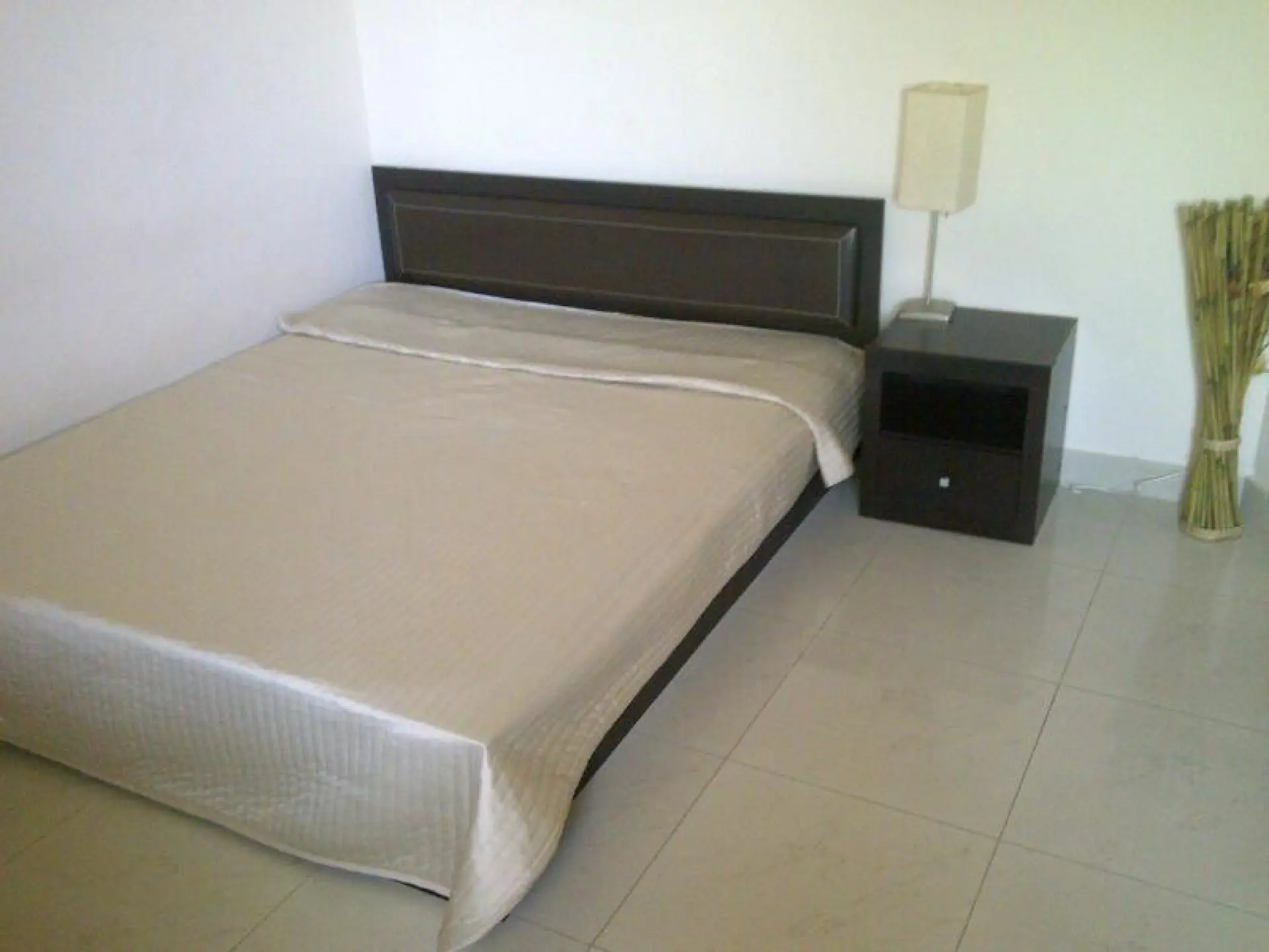 1 chambre entièrement meublée à JLT court terme – Appartement Dubai (3/5)