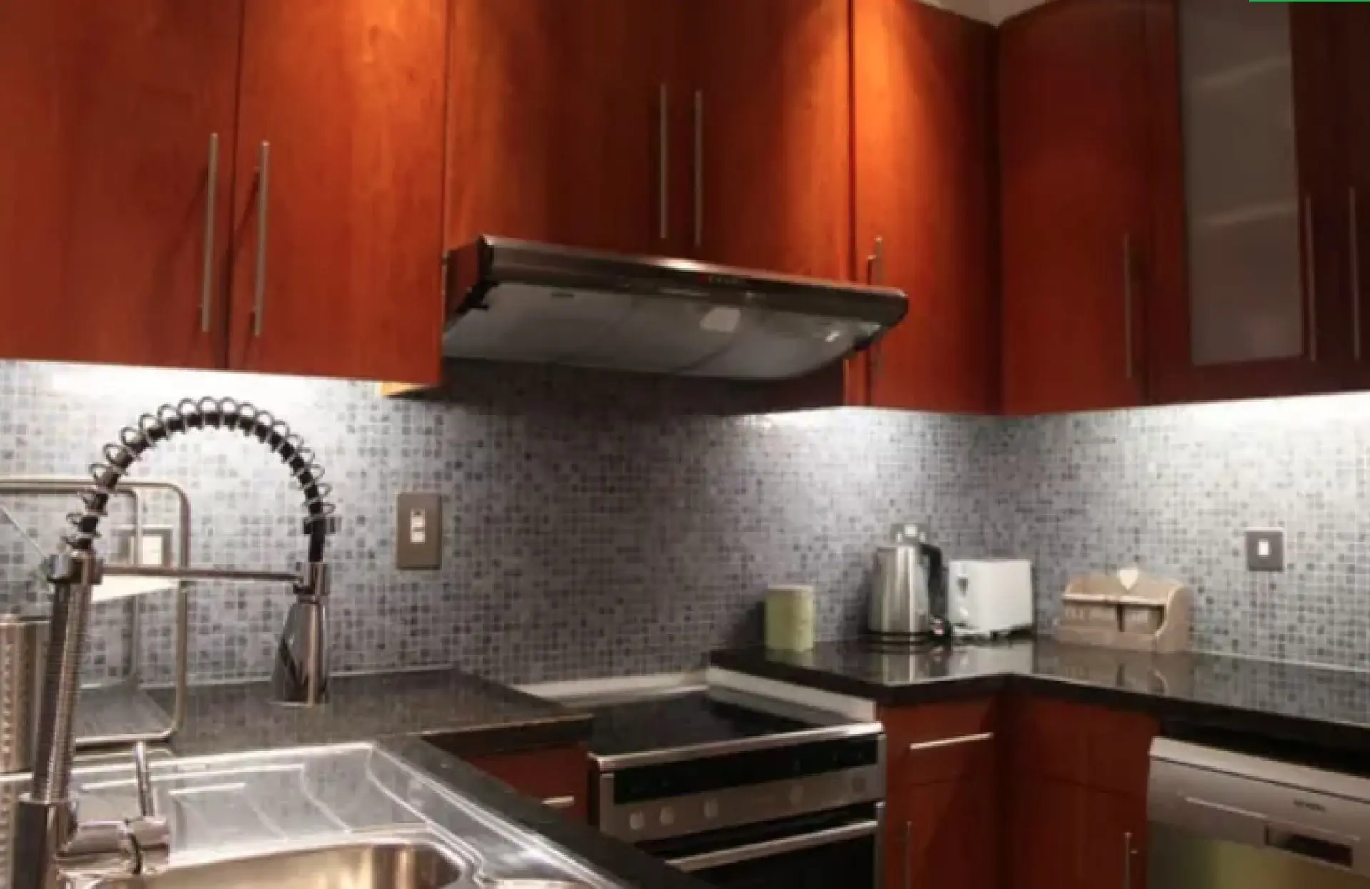 superbe studio très spacieux en plein coeur du quartier financier – Appartement Dubai (2/8)