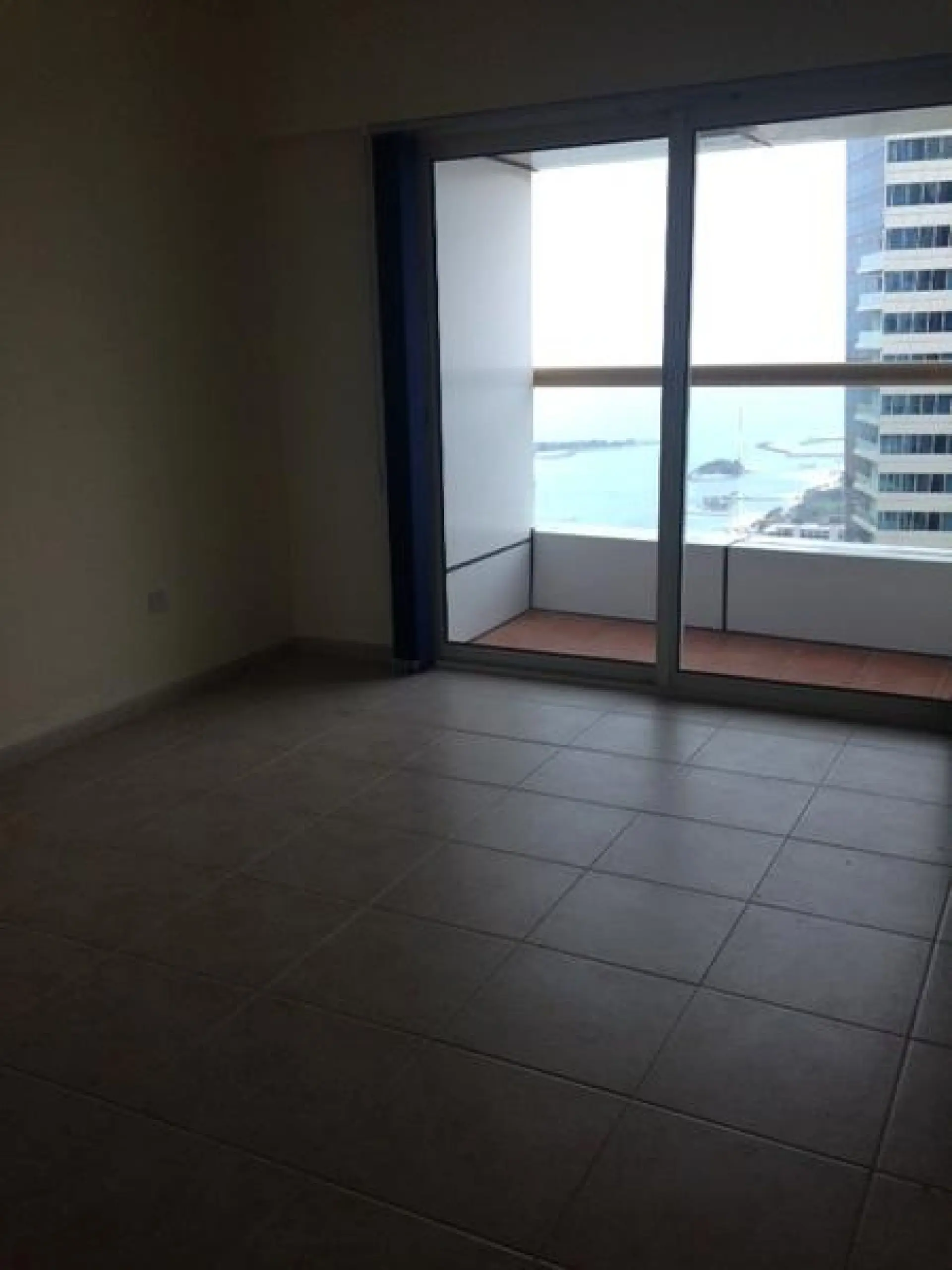 Massive 3 Ch + ch de bonne à Dubai Marina/ Etage élevé – Appartement Dubai (8/10)