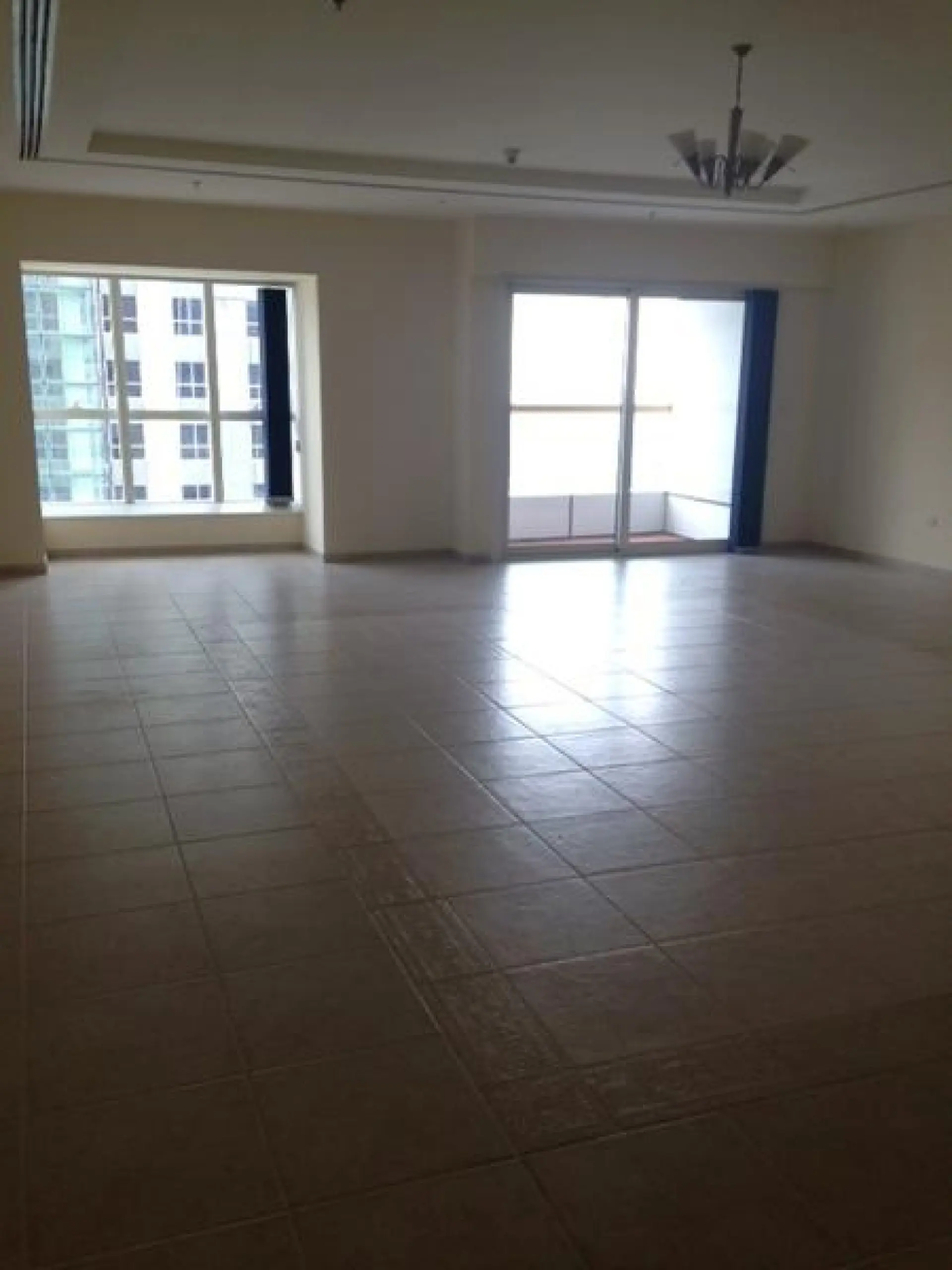 Massive 3 Ch + ch de bonne à Dubai Marina/ Etage élevé – Appartement Dubai (9/10)