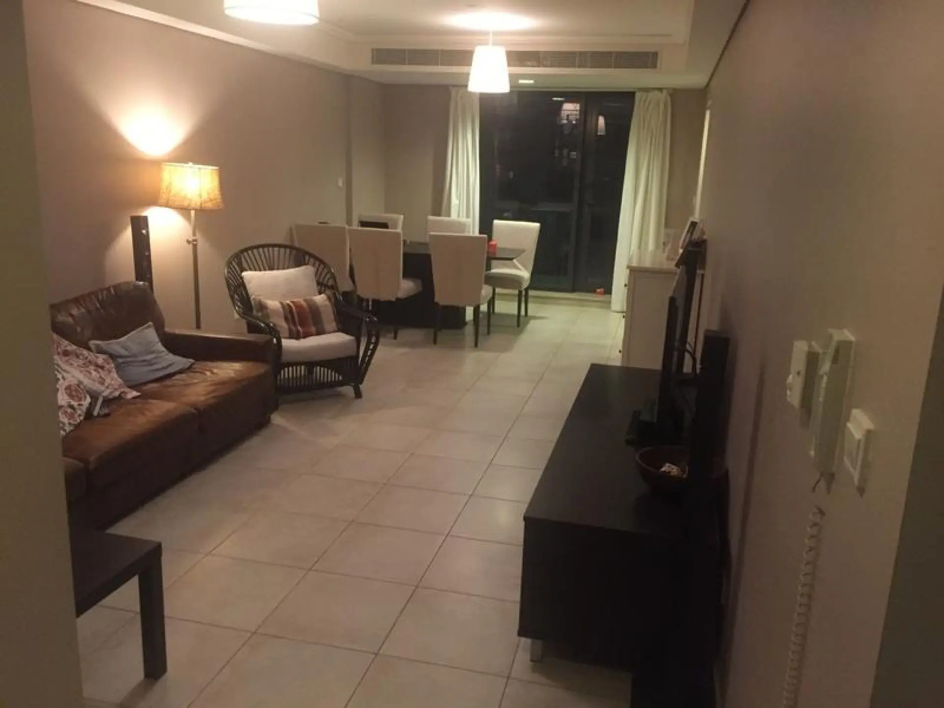 3 chambres + bonne. Paiement par mois – Appartement Dubai (1/4)