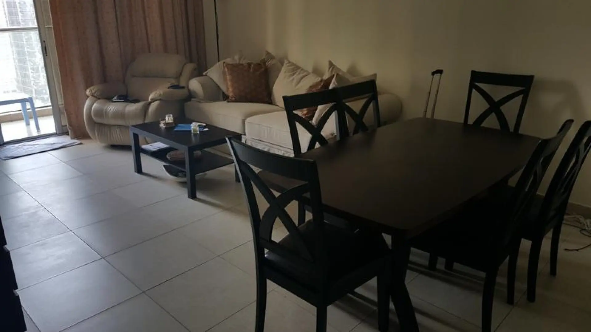 glolv9-1590742277109 Vue surprenant! A côté de la station métro, 2 CH entièrement meublées, large balcon, vue sur le lac – Appartement Dubai (10/1