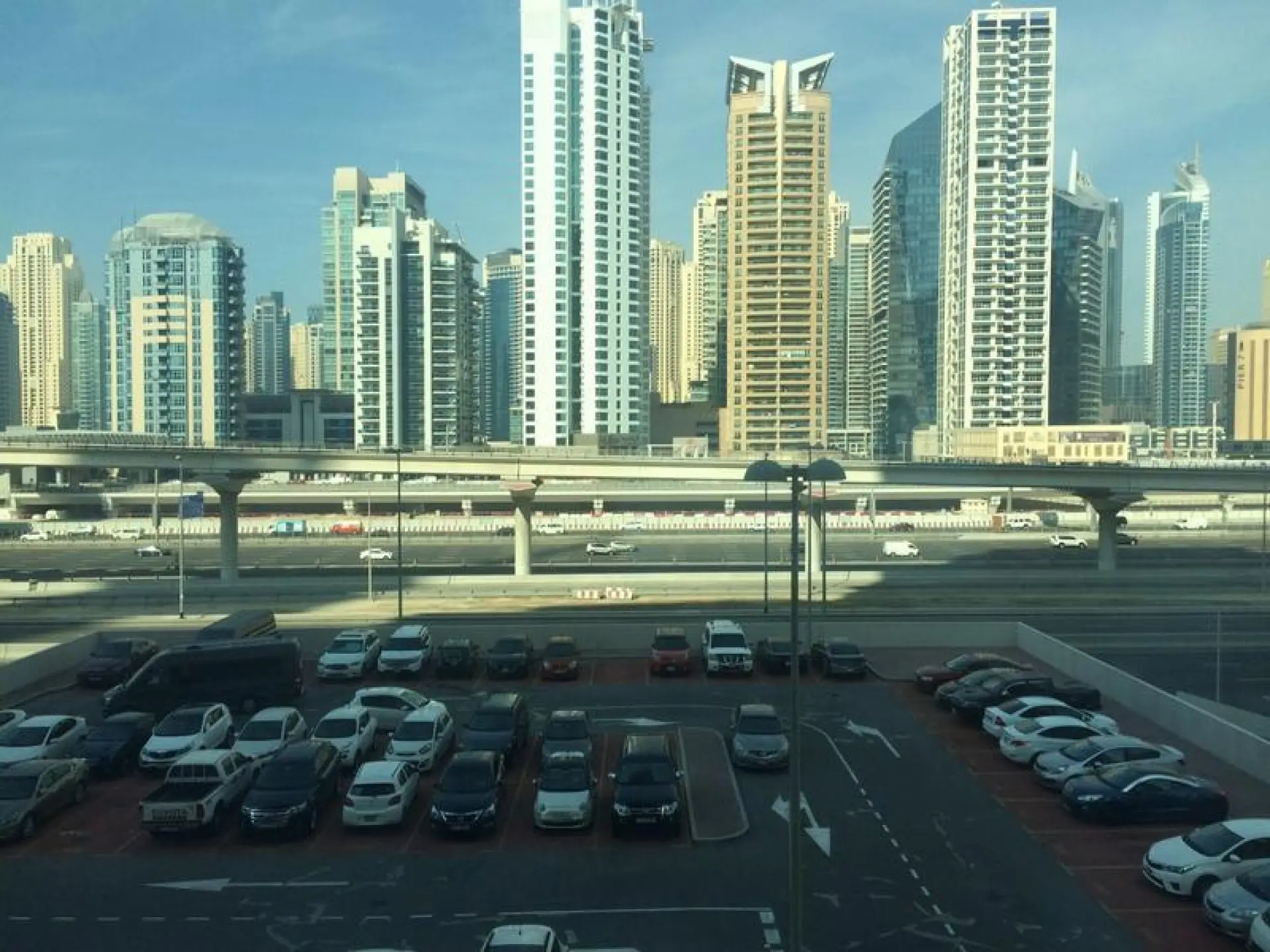 Grand Studio à JLT pour 65000 AED Grand Studio à JLT pour 65000 AED – Appartement Dubai (1/8)