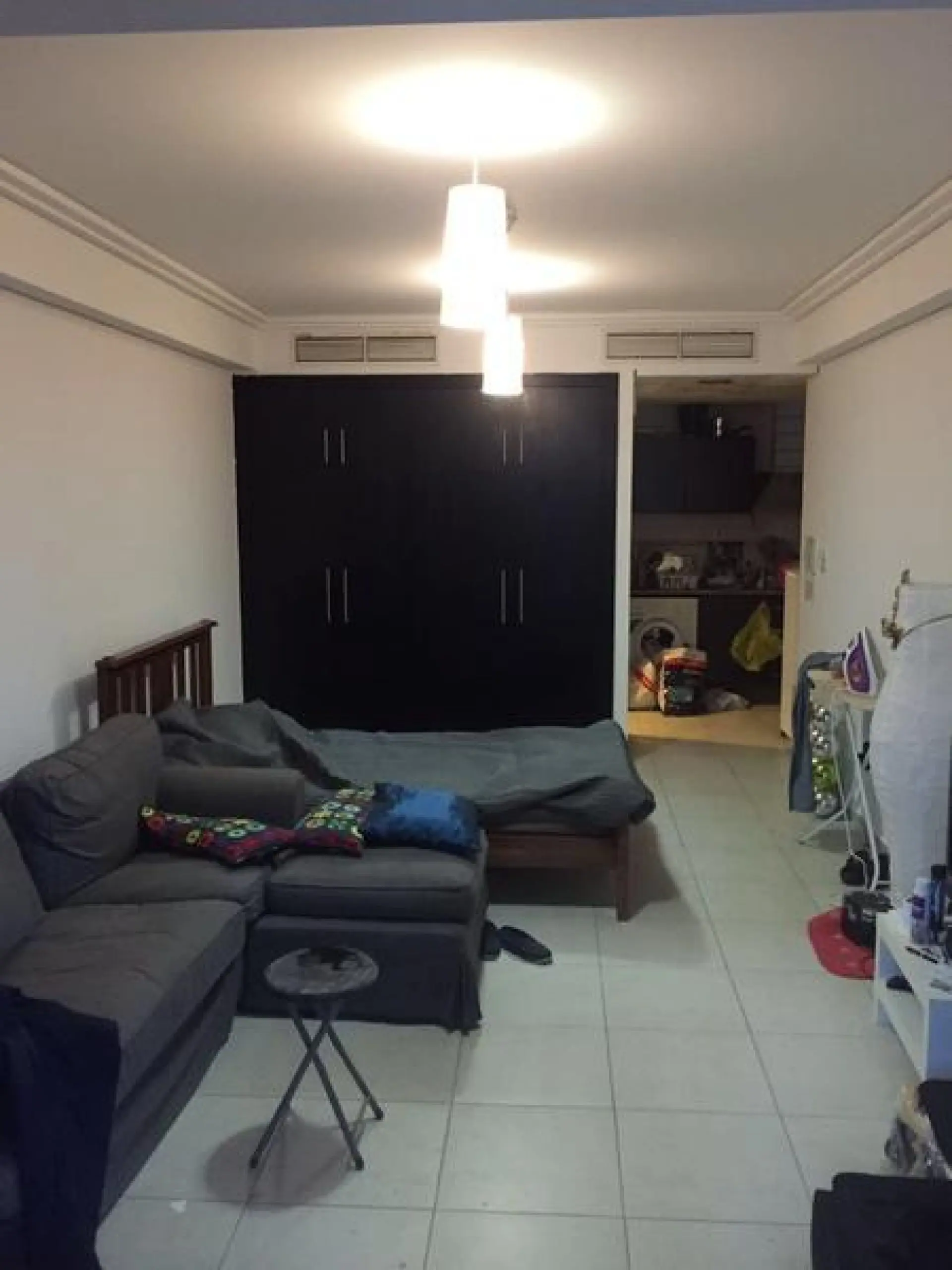 Grand studio entièrement meublé Grand studio entièrement meublé – Appartement Dubai (1/6)