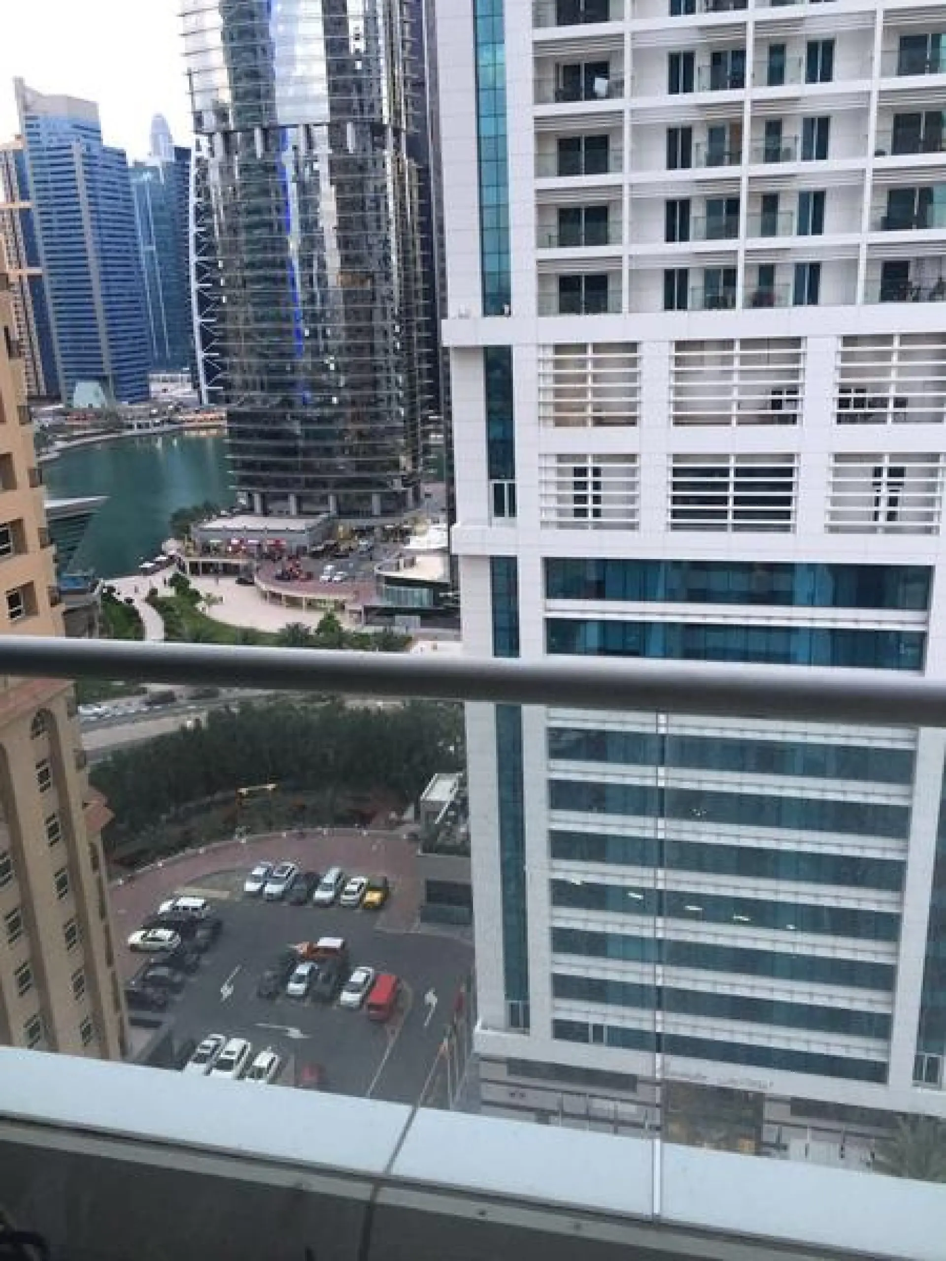 gv23-1590743095476 Grand studio entièrement meublé – Appartement Dubai (4/6)