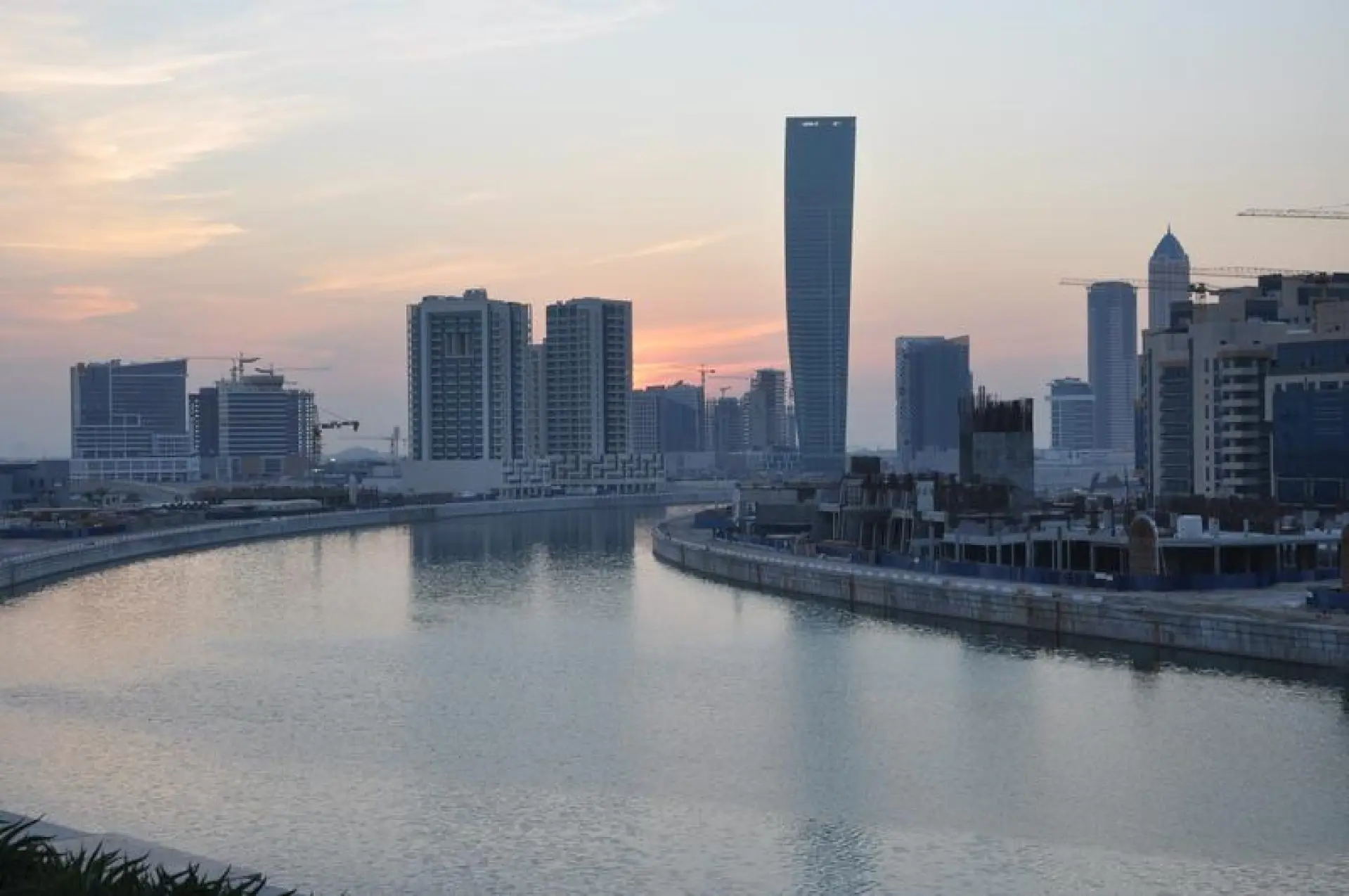 IMMENSE STUDIO MEUBLE, CLIM COMPRISE – Appartement Dubai (4/7)