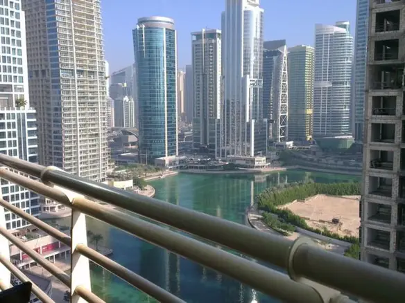 2 chambres avec chambre de bonne à JLT – Appartement Dubai (1/9)