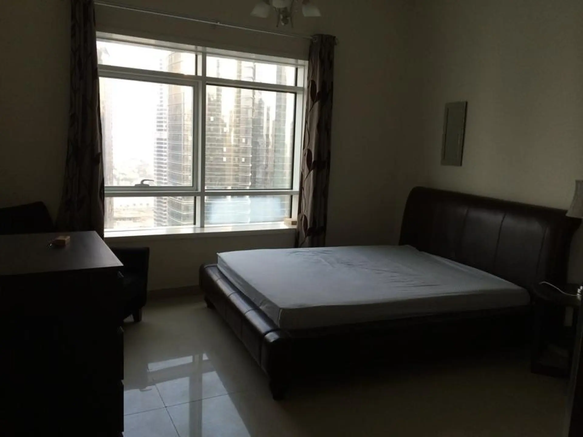 lac2-1590743918212 Meublé 1CH vue entière sur le lac sur la station métro – Appartement Dubai (3/6)