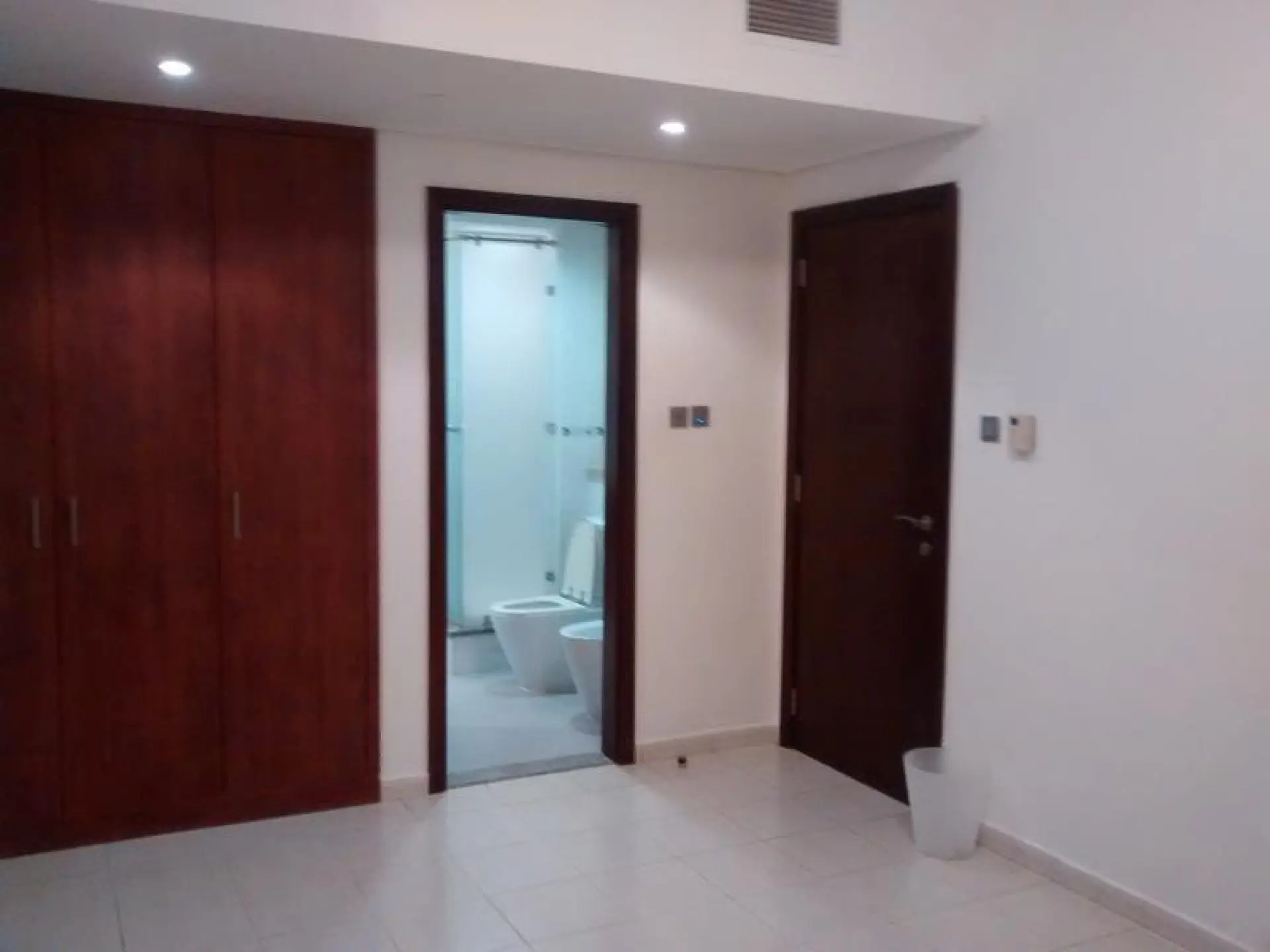 lavi3-1590744879269 1 BHK à Lake View par DAMAC JLT seulement à 8000 x 12 chq ou 90K en 4 chq – Appartement Dubai (4/10)