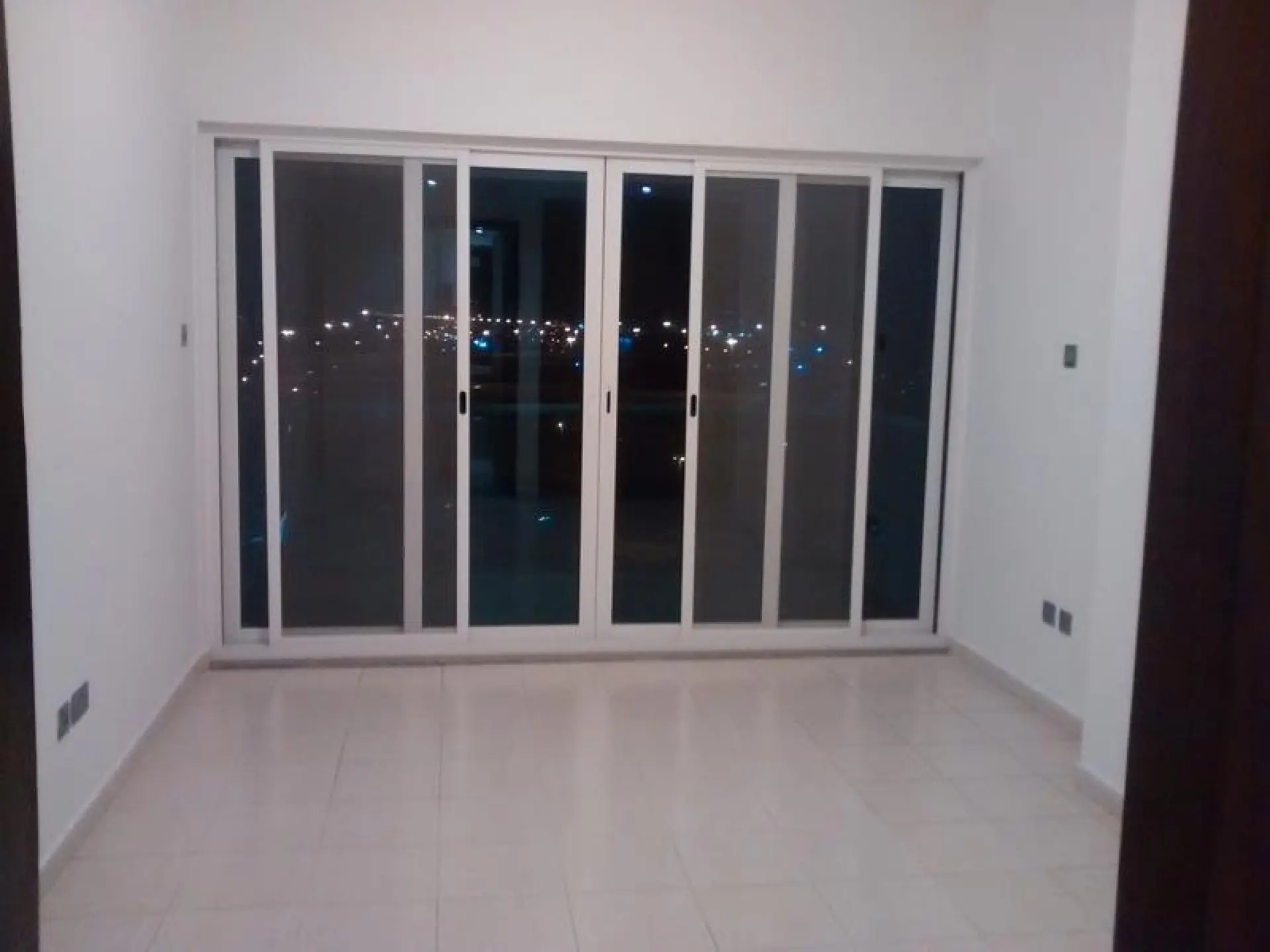 lavi4-1590744880269 1 BHK à Lake View par DAMAC JLT seulement à 8000 x 12 chq ou 90K en 4 chq – Appartement Dubai (5/10)
