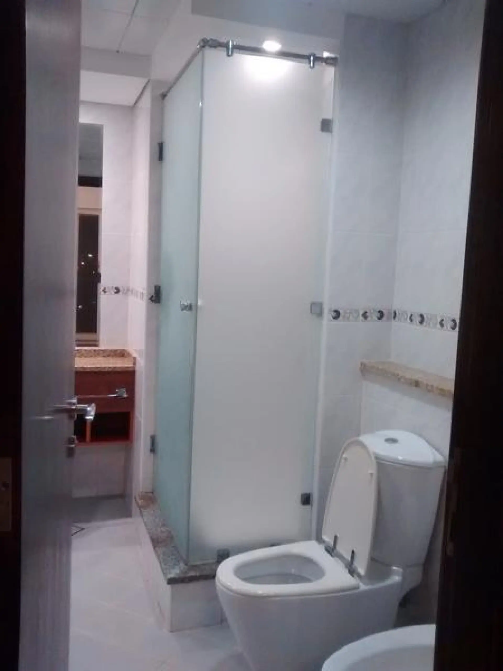 lavi5-1590744882269 1 BHK à Lake View par DAMAC JLT seulement à 8000 x 12 chq ou 90K en 4 chq – Appartement Dubai (6/10)