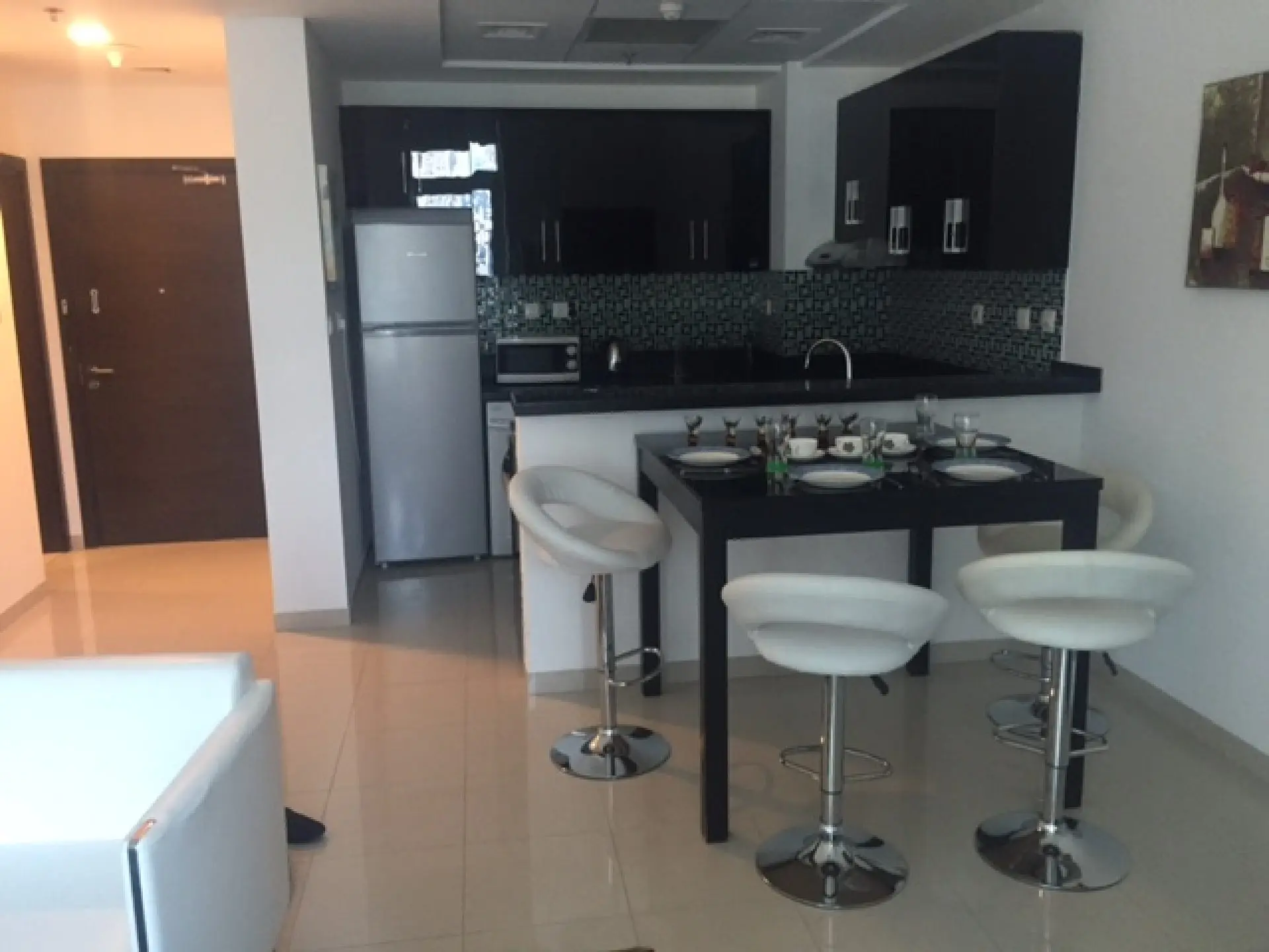 Superbe 2 pièces meublé avec vue mer – Appartement Dubai (10/10)