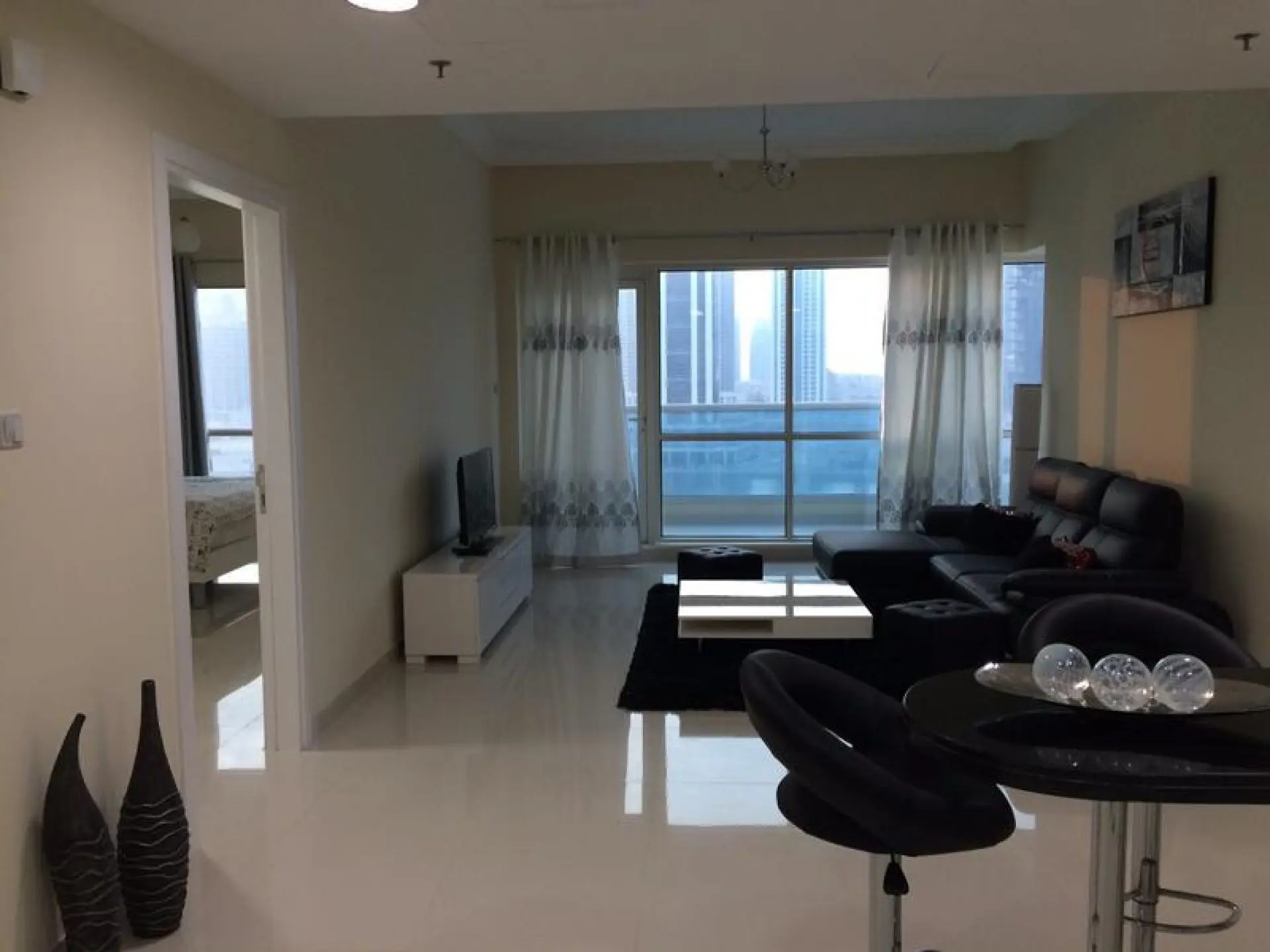 Splendide appartement 2 pièces à l'état neuf dans une résidence haut de gamme – Appartement Dubai (1/10)