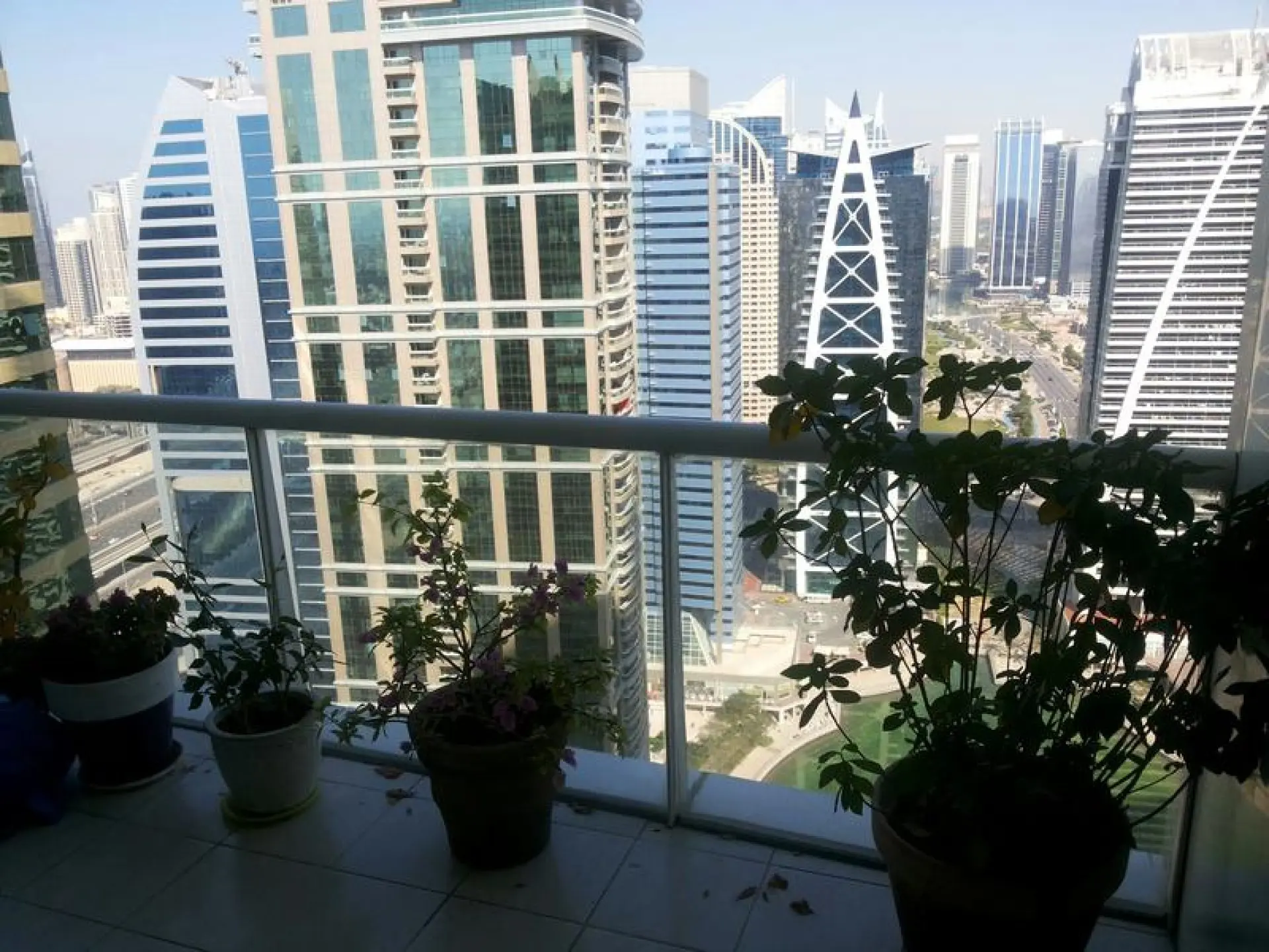 Une belle chambre à JLT avec vue sur le lac – Appartement Dubai (7/7)
