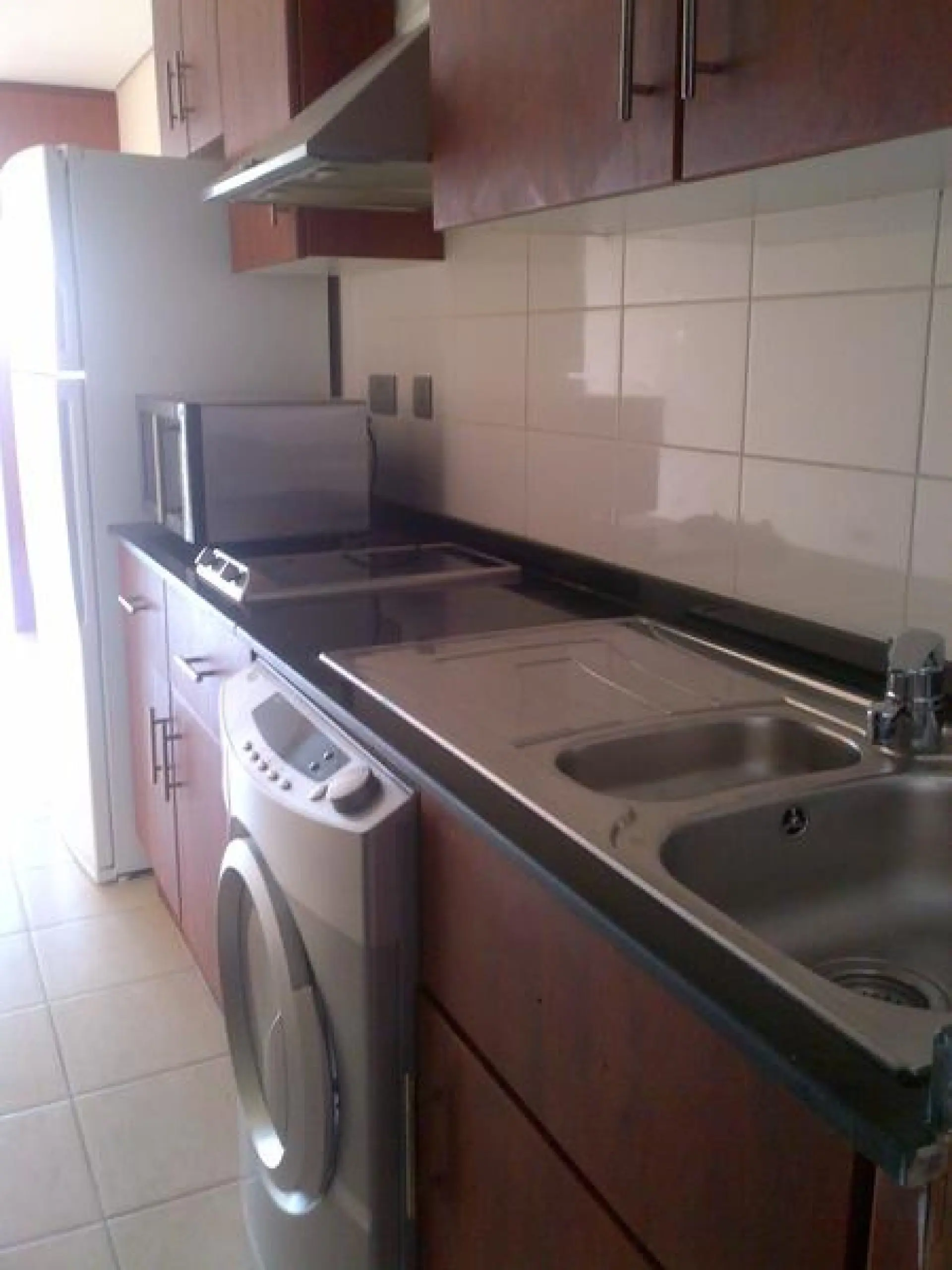 Studio non meublé à louer avec balcon près du Metro Station JLT Studio non meublé à louer avec balcon près du Metro Station JLT – Appartement Dubai (1/6)