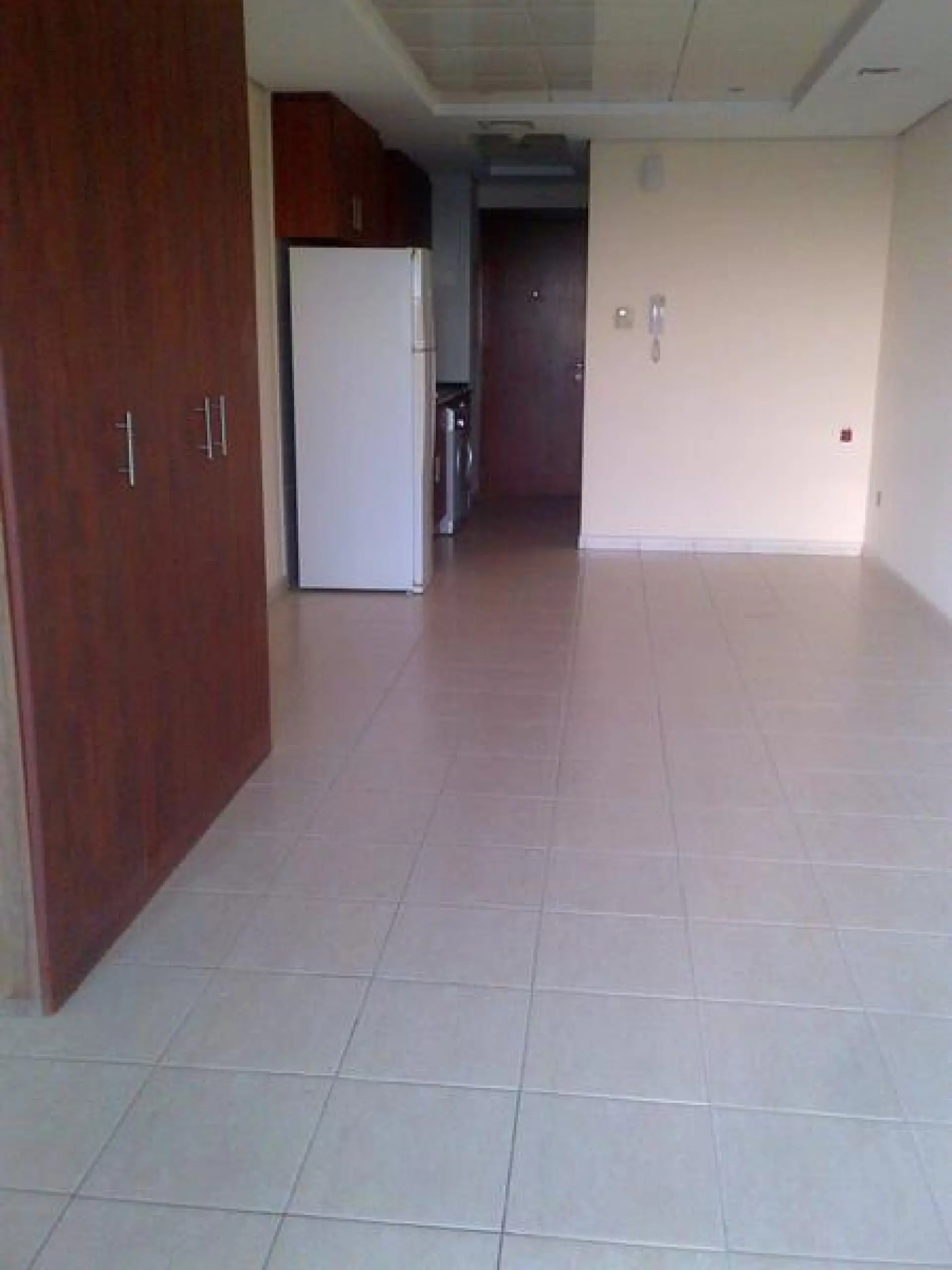 lv2-1590745284501 Studio non meublé à louer avec balcon près du Metro Station JLT – Appartement Dubai (3/6)