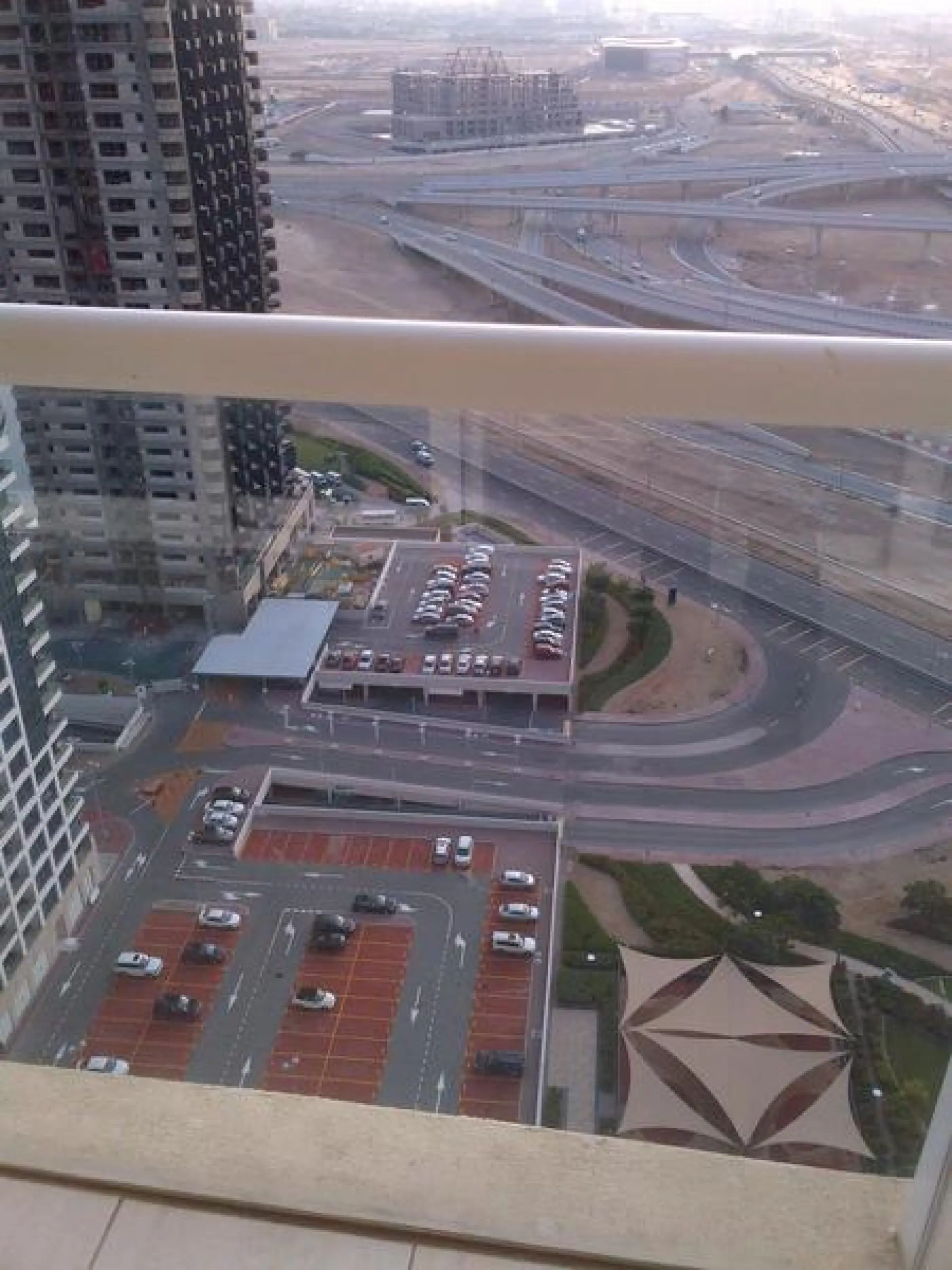 lv5-1590745288501 Studio non meublé à louer avec balcon près du Metro Station JLT – Appartement Dubai (6/6)