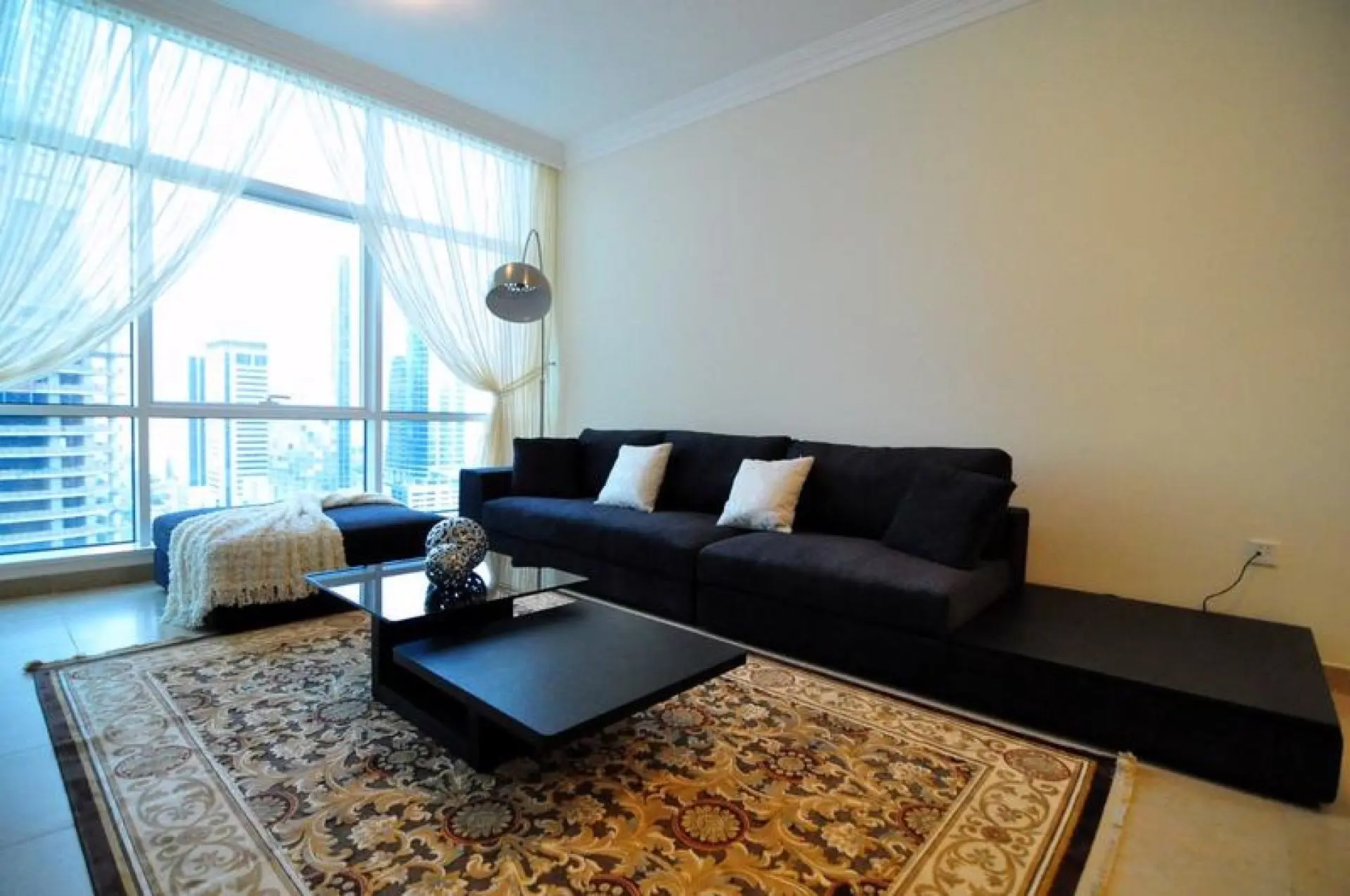 MODERNE 1 CHAMBRE APPARTEMENT ENTIEREMENT MEUBLE A DUBAI MARINA MAG 218 – Appartement Dubai (1/4)