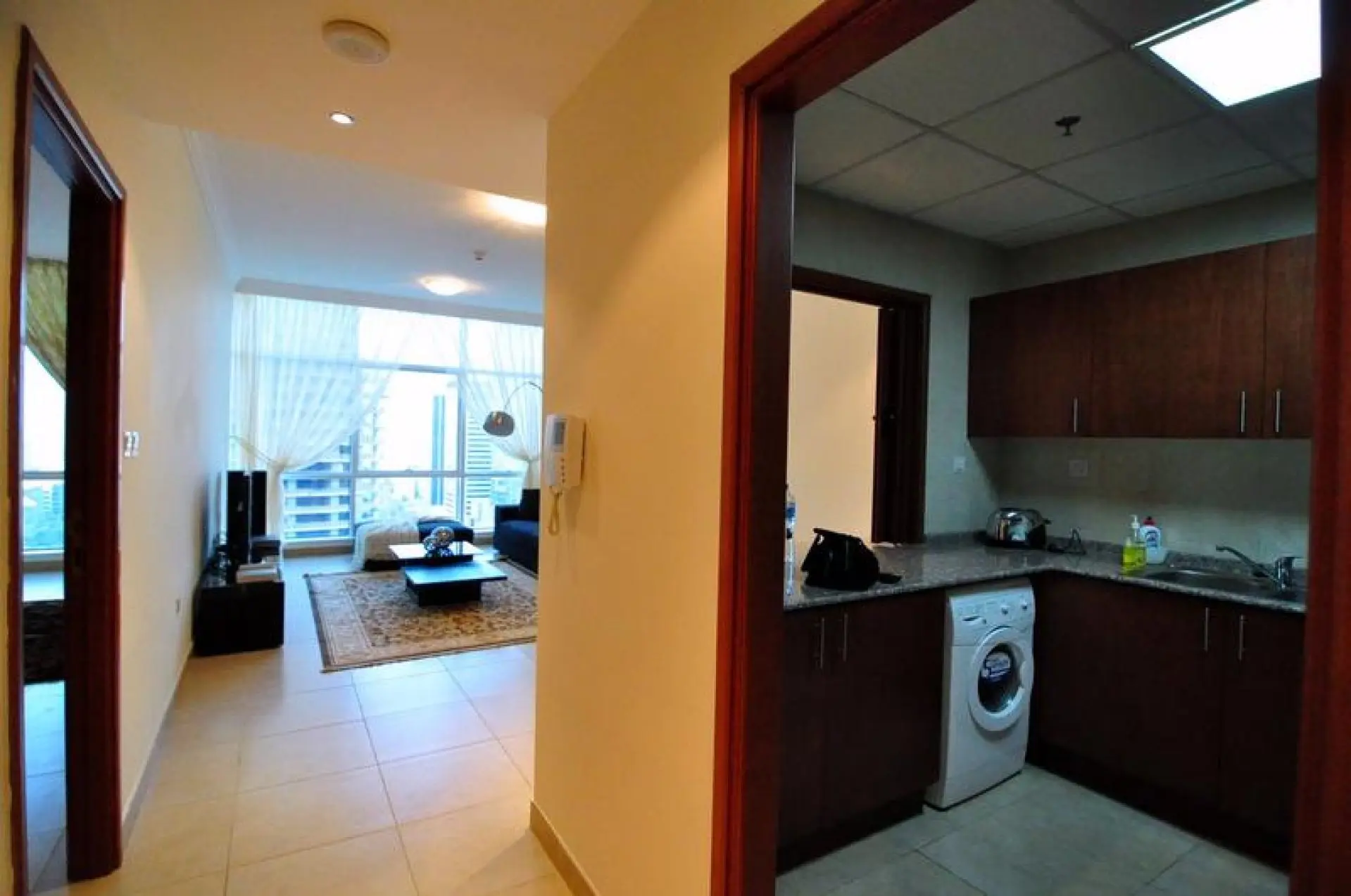 MODERNE 1 CHAMBRE APPARTEMENT ENTIEREMENT MEUBLE A DUBAI MARINA MAG 218 – Appartement Dubai (2/4)