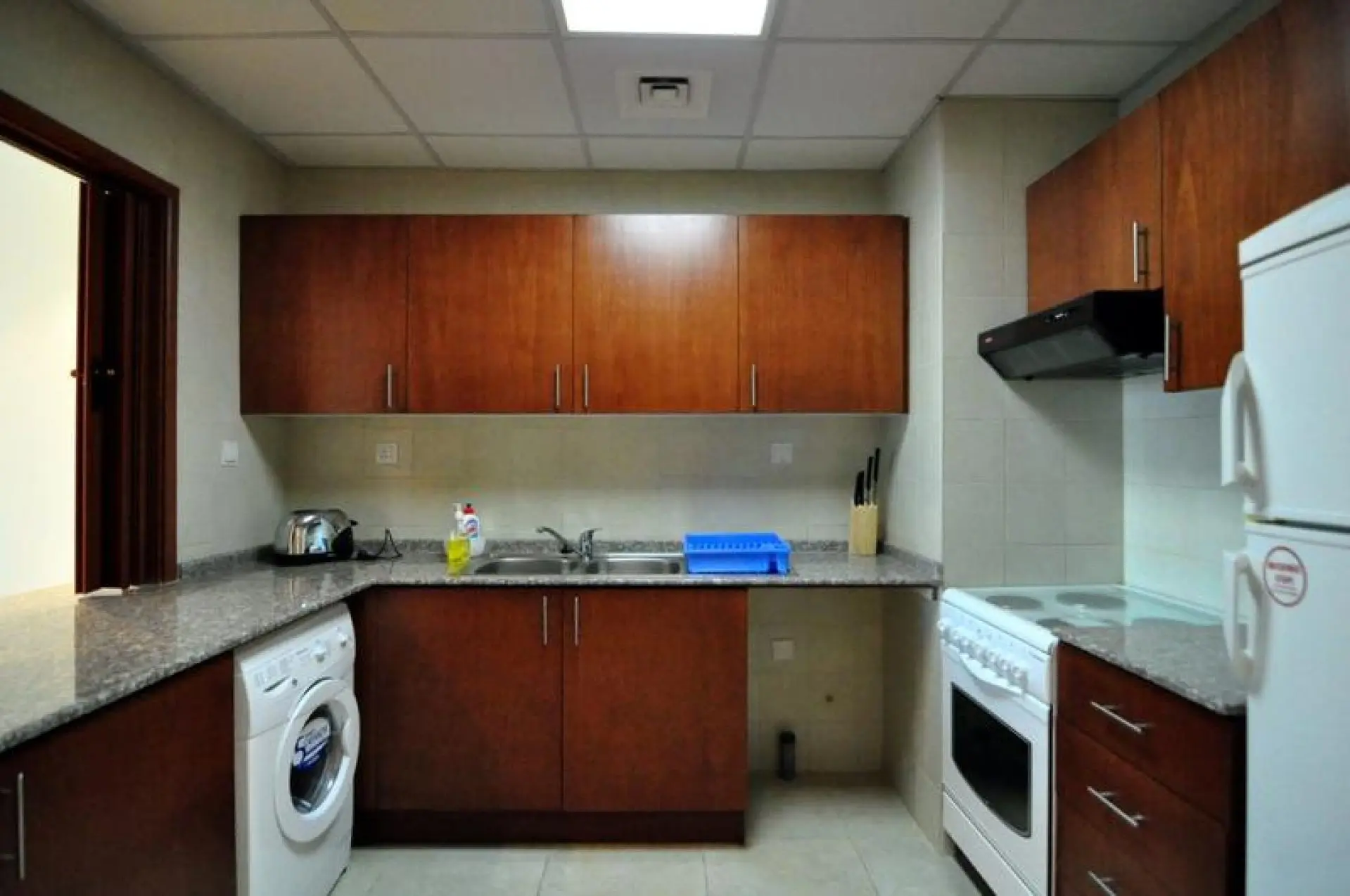 MODERNE 1 CHAMBRE APPARTEMENT ENTIEREMENT MEUBLE A DUBAI MARINA MAG 218 – Appartement Dubai (4/4)
