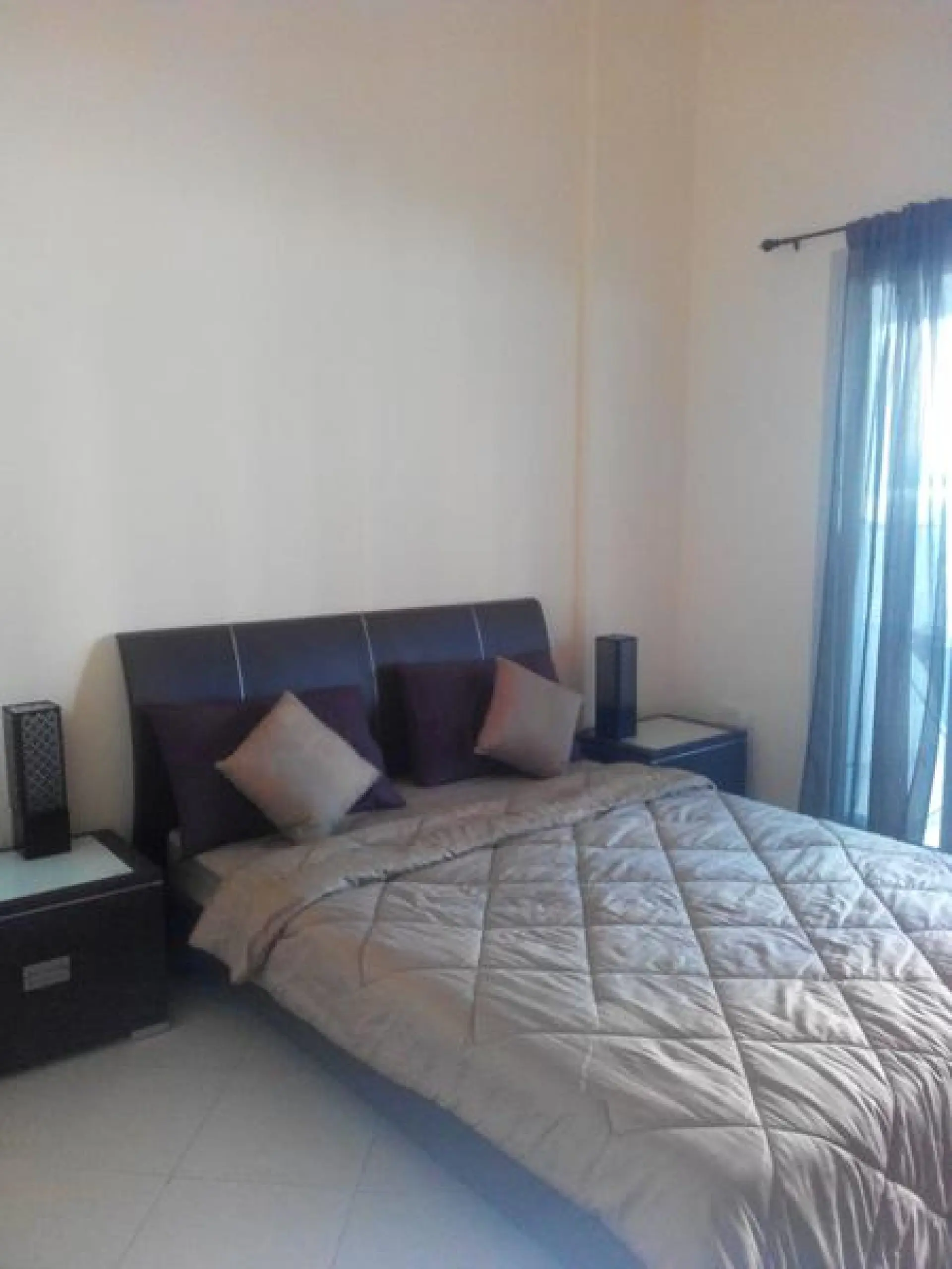 APPARTEMENT MEUBLE A 1 CHAMBRE A LOUER AVEC JARDIN PRIVE – Appartement Dubai (6/6)